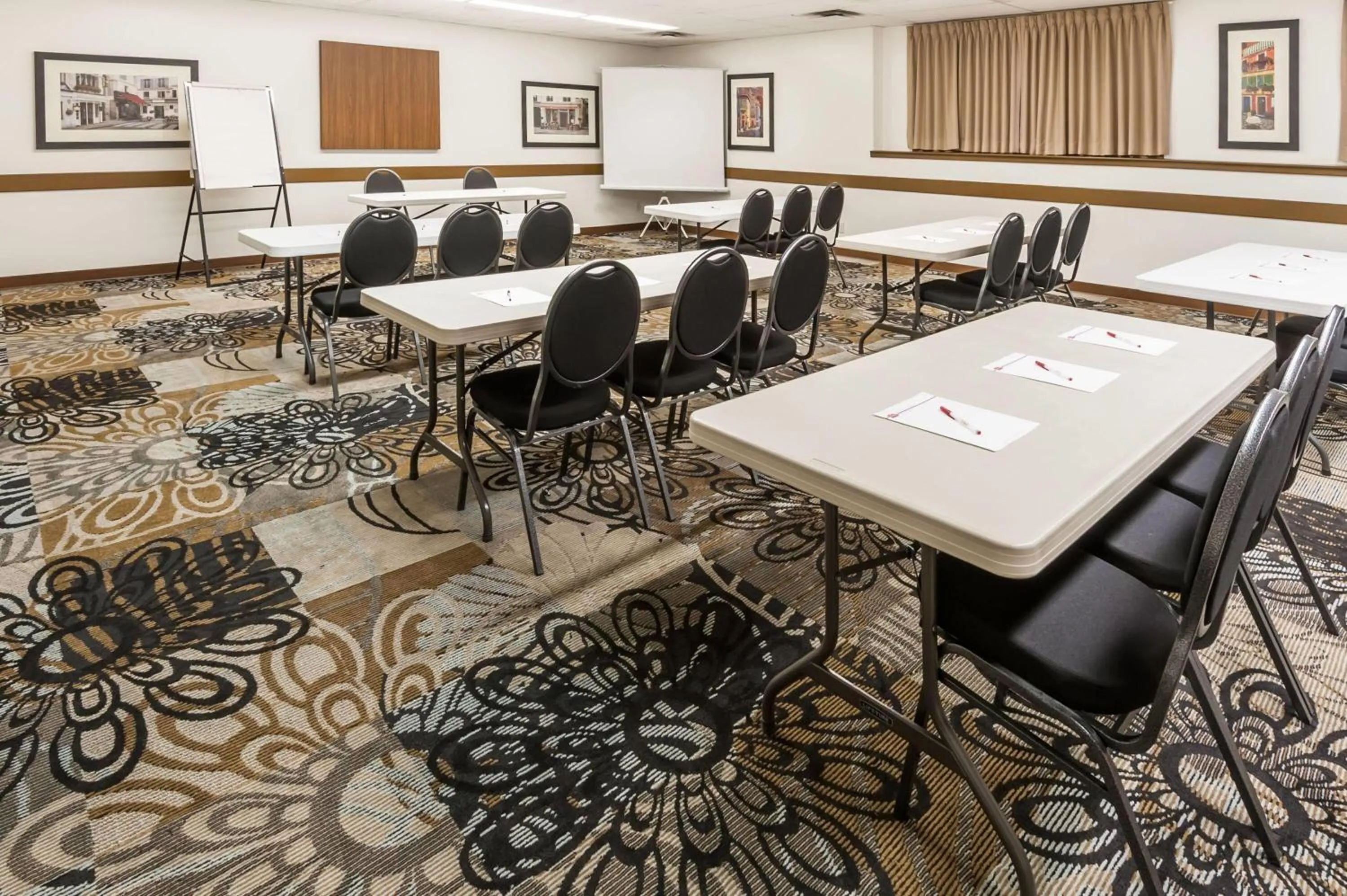 Meeting/conference room in Ramada by Wyndham Sherwood Park