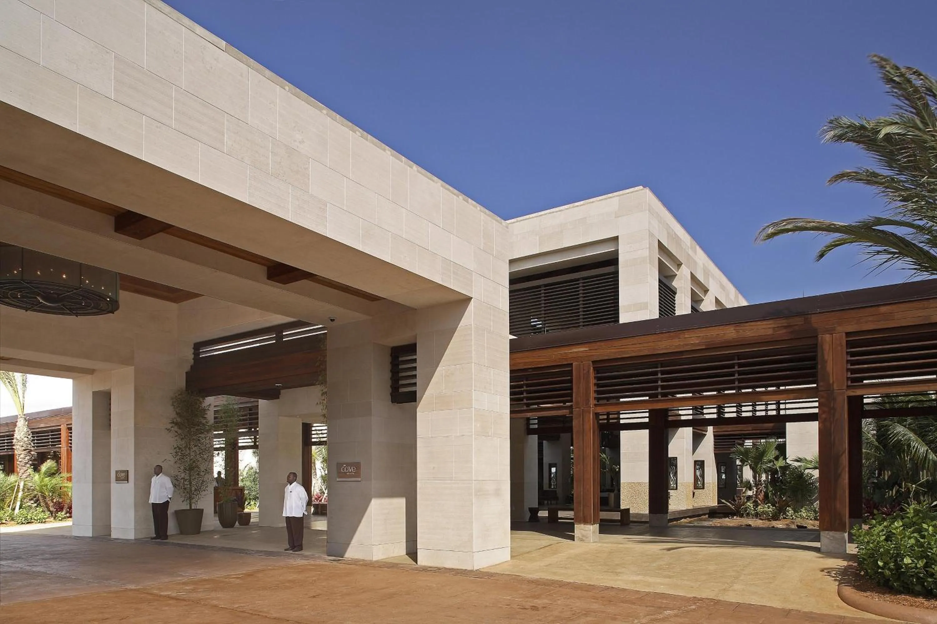 Facade/entrance in The Cove at Atlantis