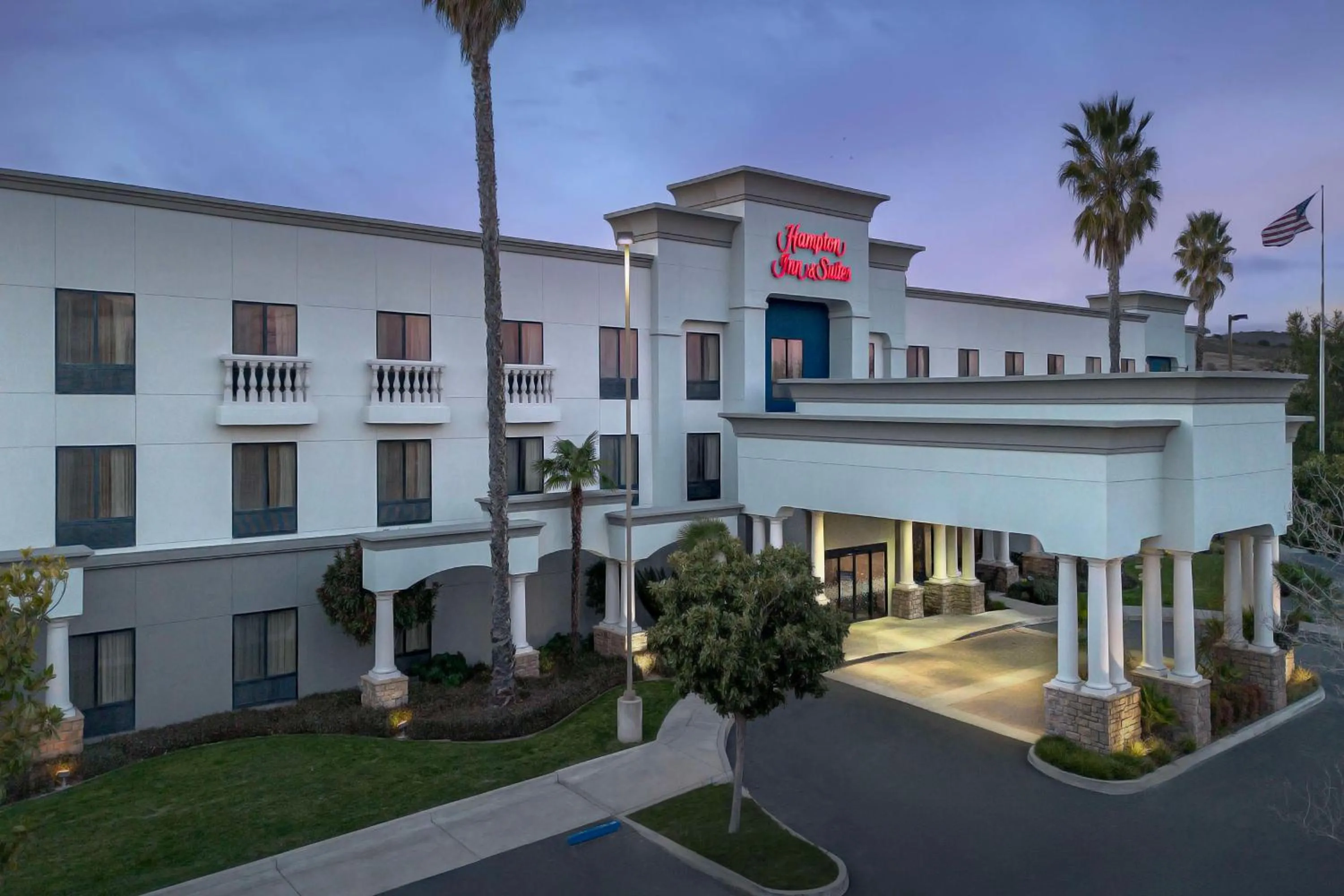 Property building in Hampton Inn & Suites Paso Robles