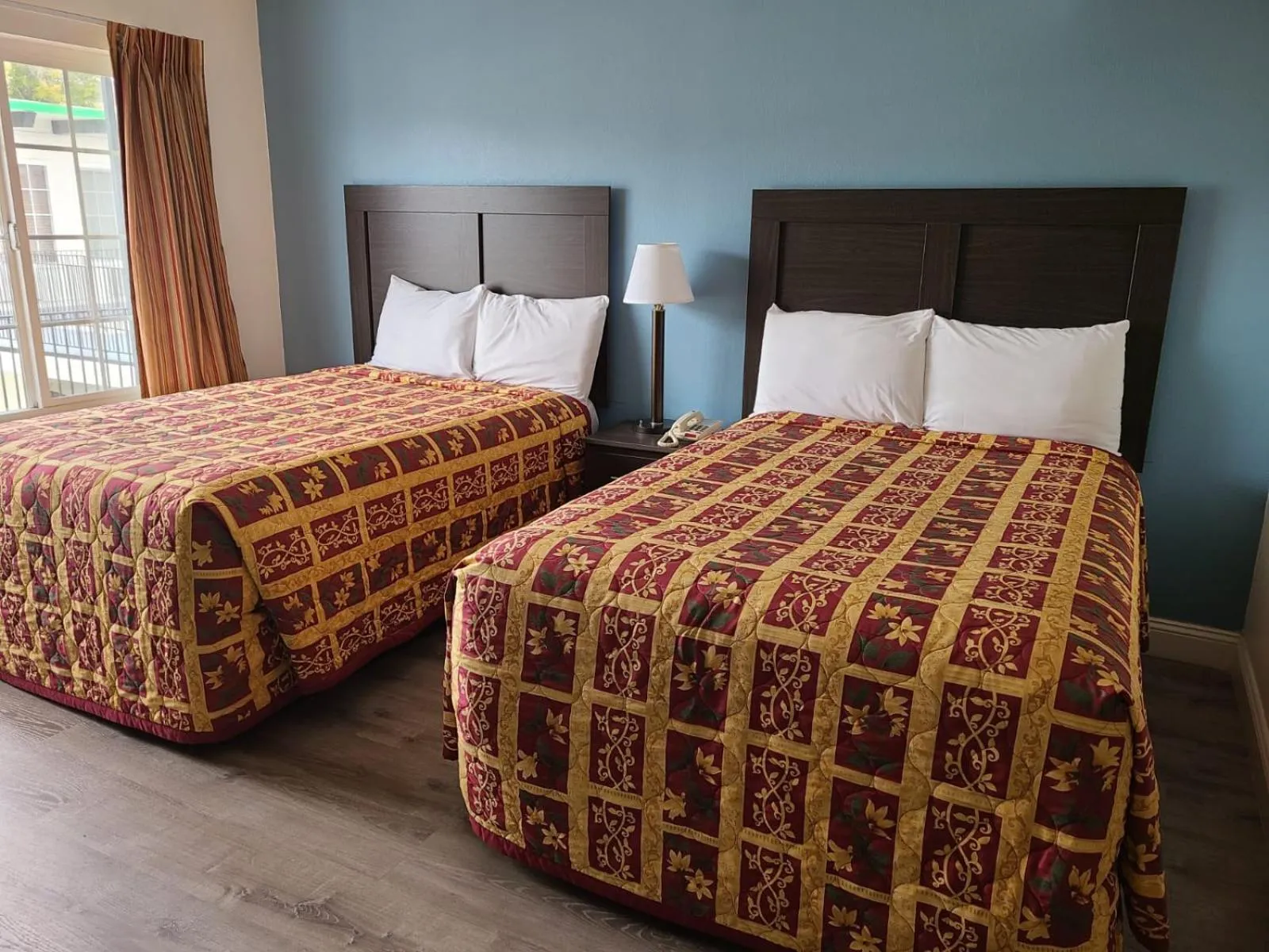 Bed in All Seasons Lodge