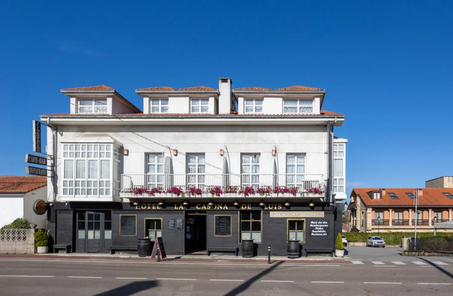 Property building in Hotel La Casona de Luis