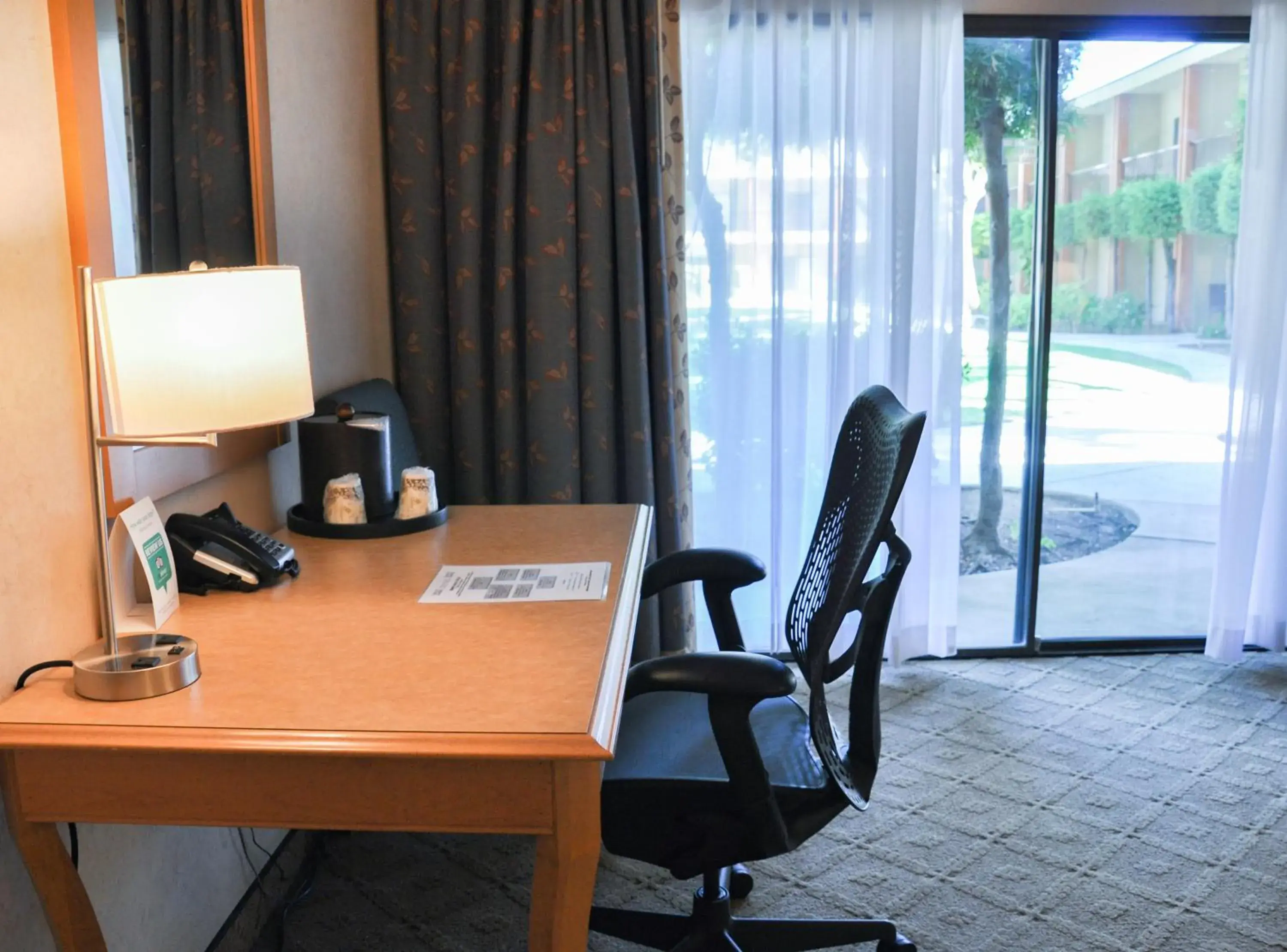 King Room in Piccadilly Inn Airport King Room in Piccadilly Inn Airport