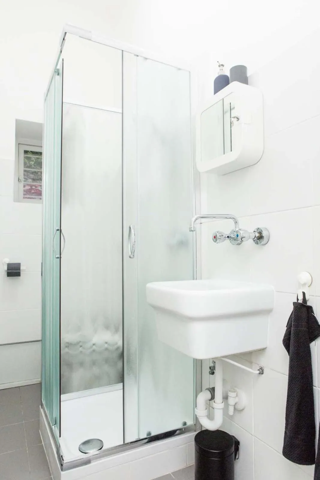 Shower in Leone X Genova Affittacamere