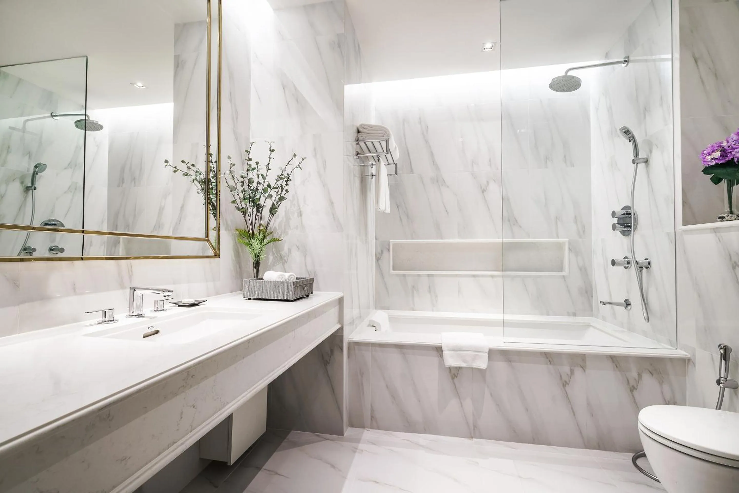 Shower in MUU Bangkok, Small Luxury Hotels of the World