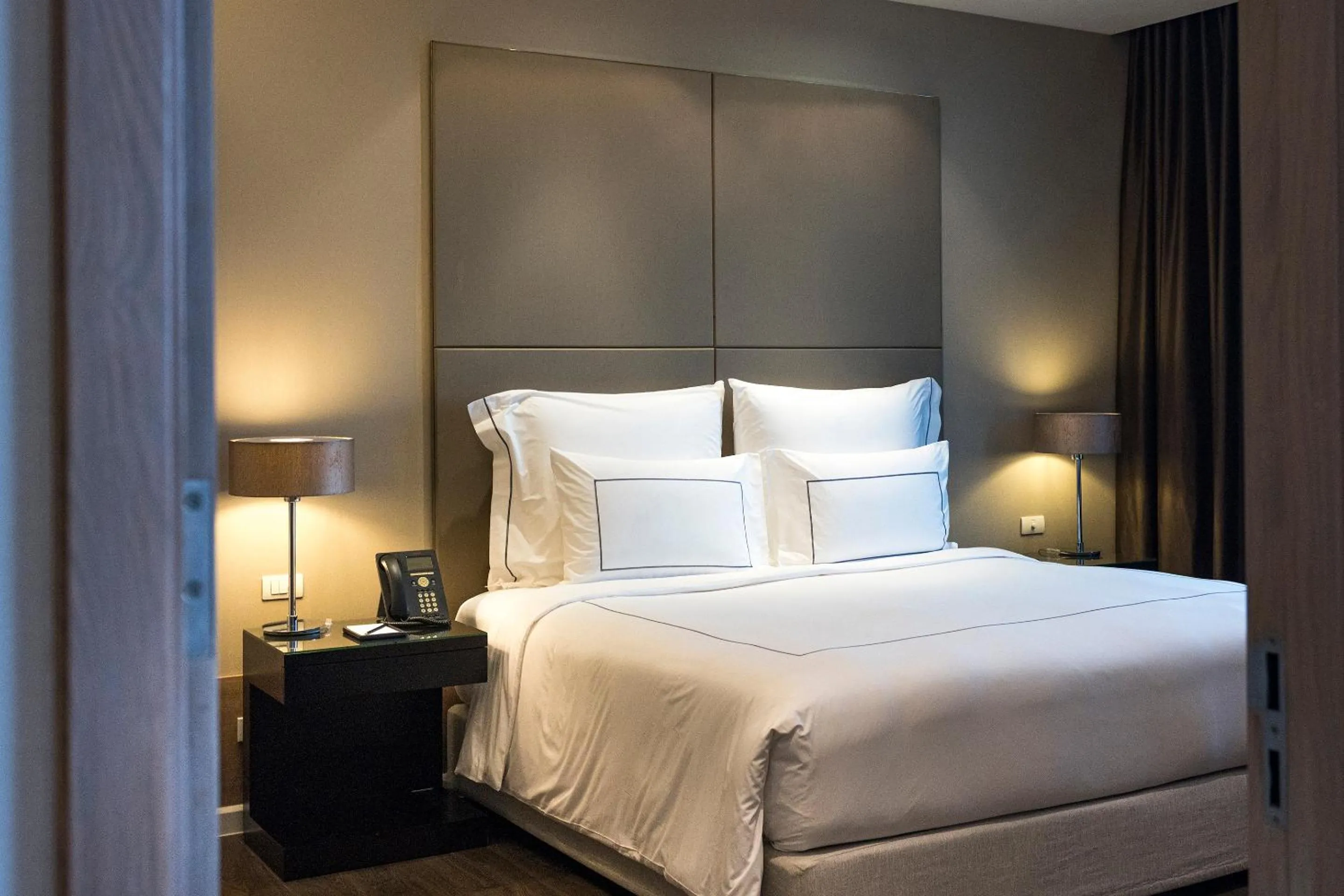 Bed in MUU Bangkok, Small Luxury Hotels of the World