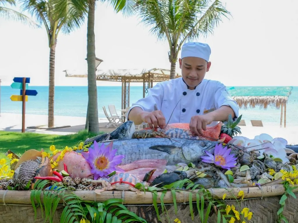 Food in Sun Spa Resort & Villa