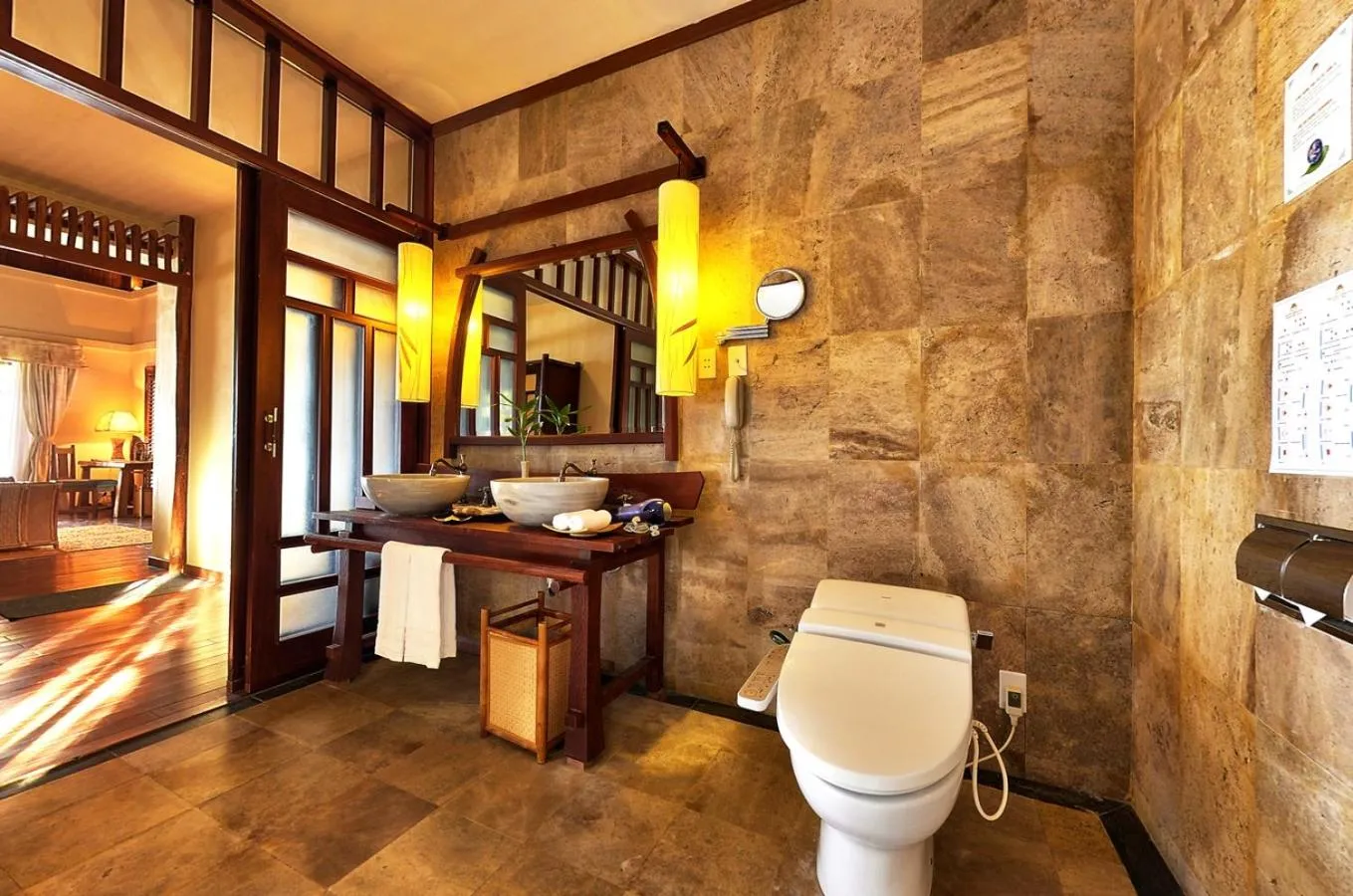 Toilet in Sun Spa Resort & Villa