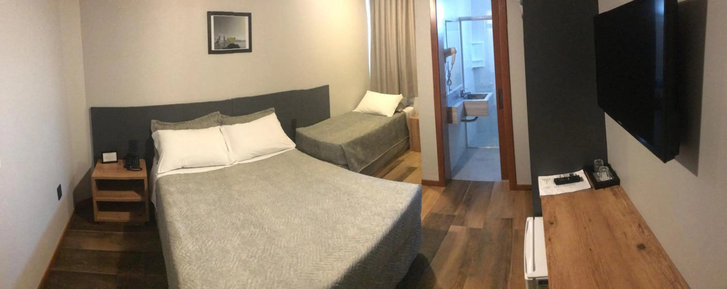 Photo of the whole room, Bed in Hotel Blumenhof Balneário Camboriú