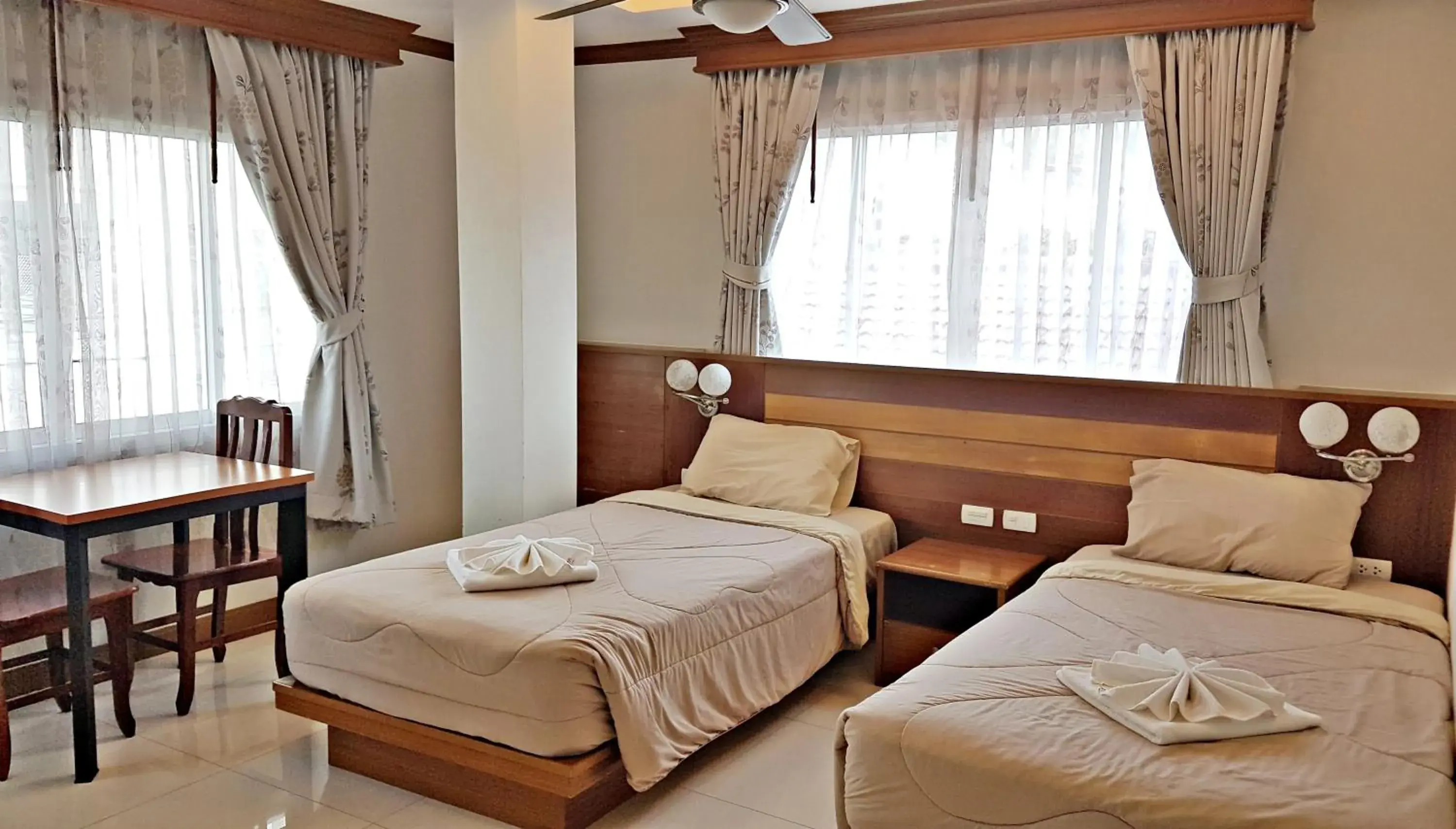 Deluxe Twin Room with Kitchenette in Green Harbor Hotel & Service Apartment Deluxe Twin Room with Kitchenette in Green Harbor Hotel & Service Apartment