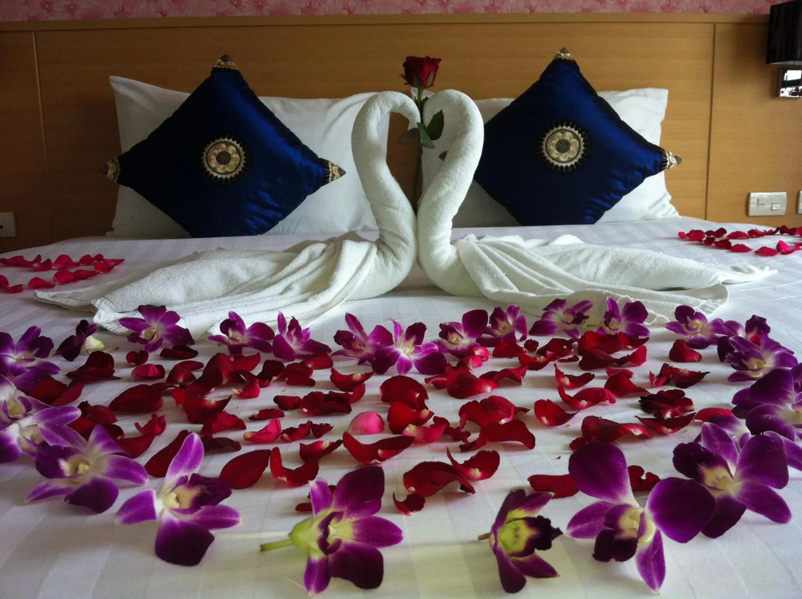 Bedroom, Bed in Green Harbor Hotel & Service Apartment