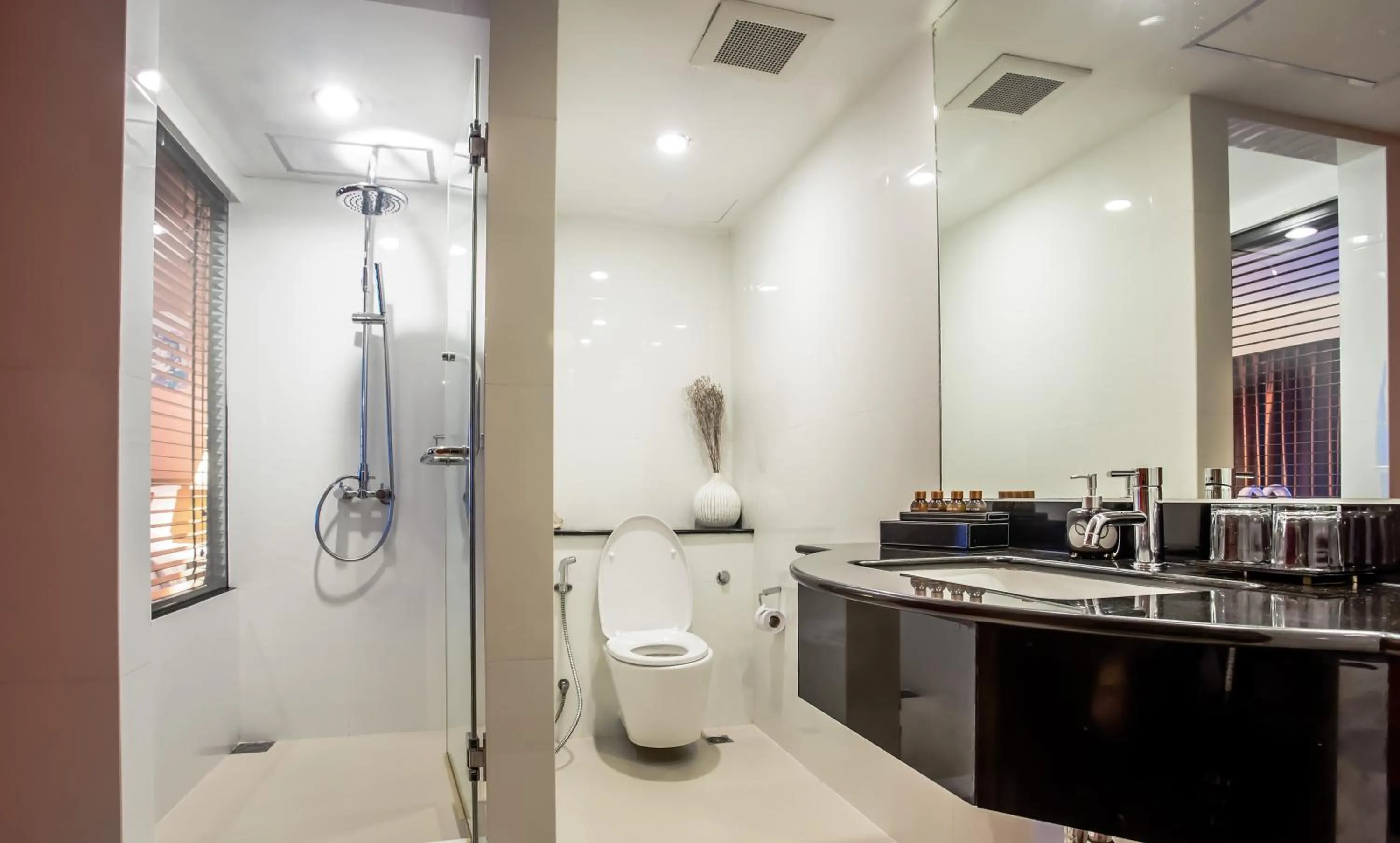 Bathroom in Nouvo City Hotel