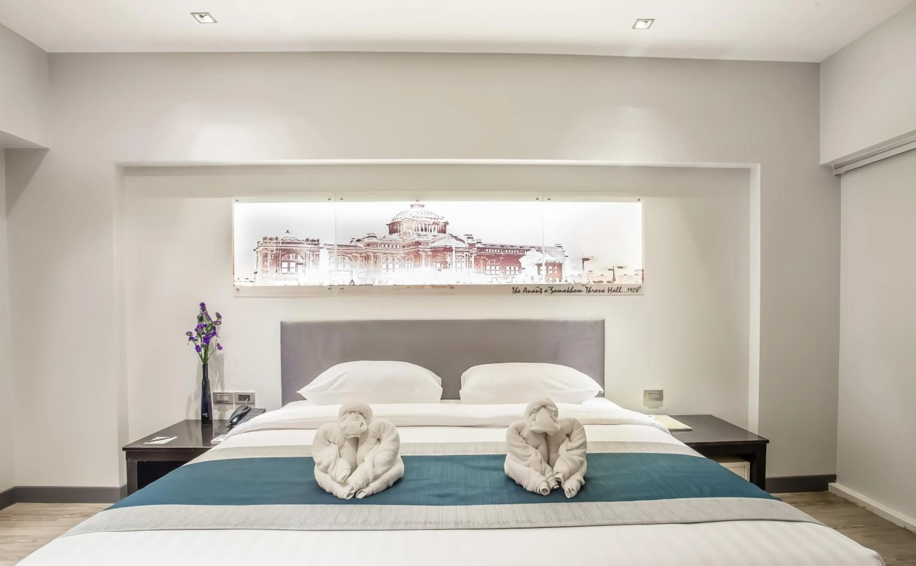 Photo of the whole room, Bed in Nouvo City Hotel