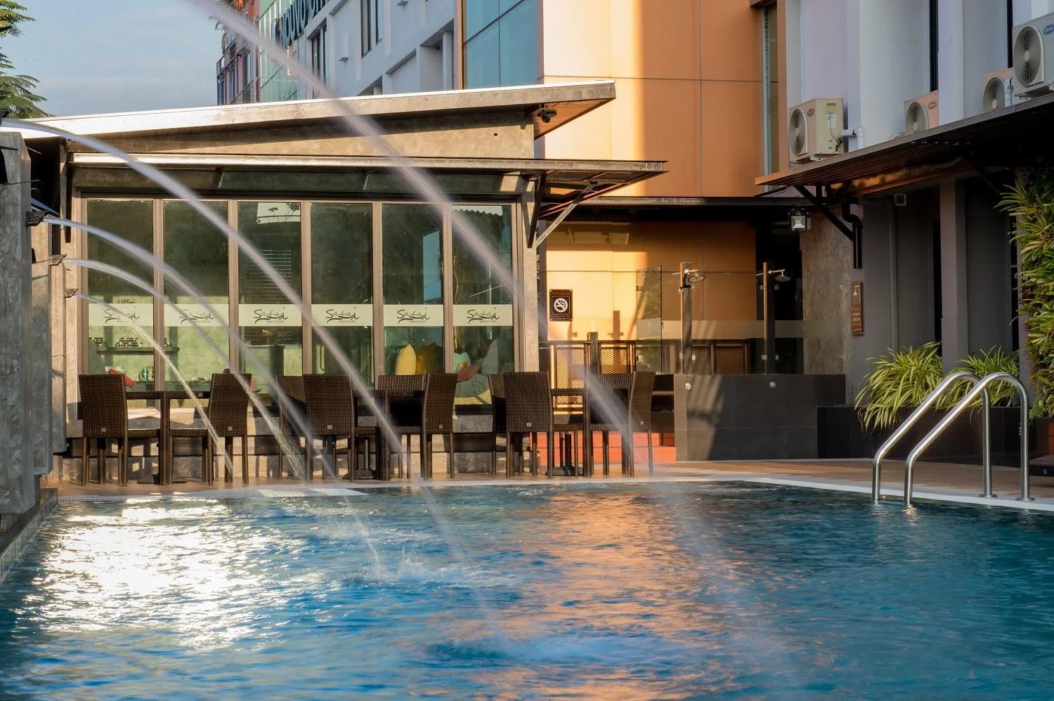 Swimming pool in Nouvo City Hotel