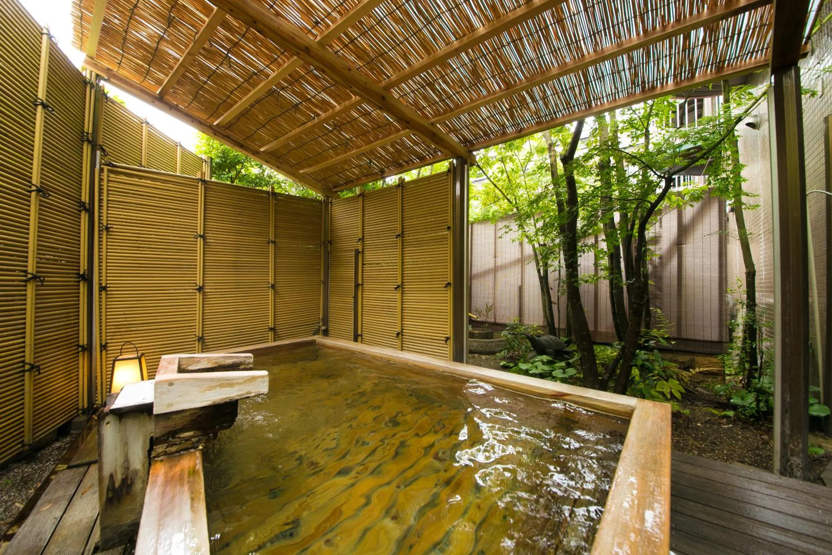Hot Spring Bath in Yufuin Kaorinosato Hanamura