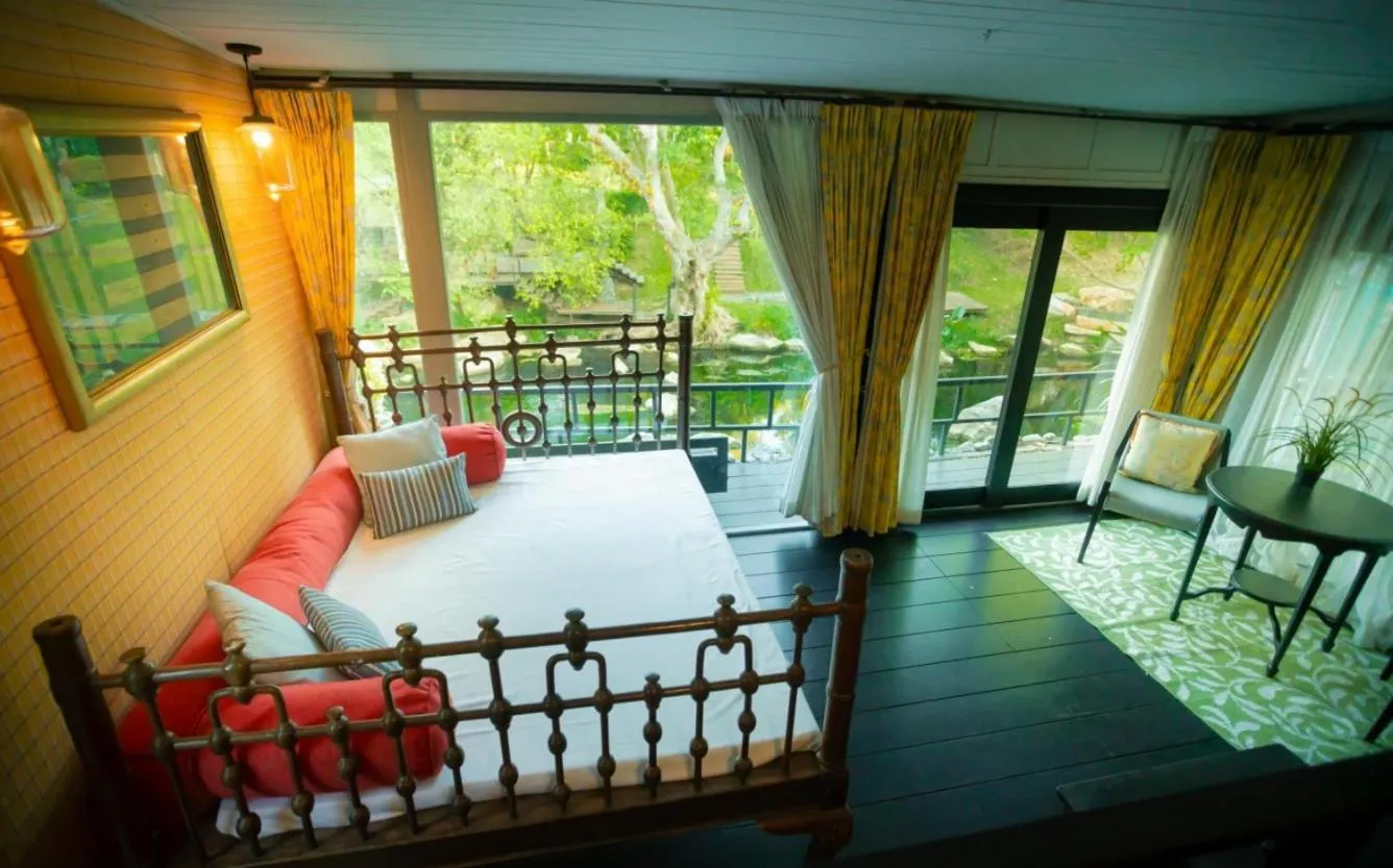 Bed in Zantiis Ndol Villas