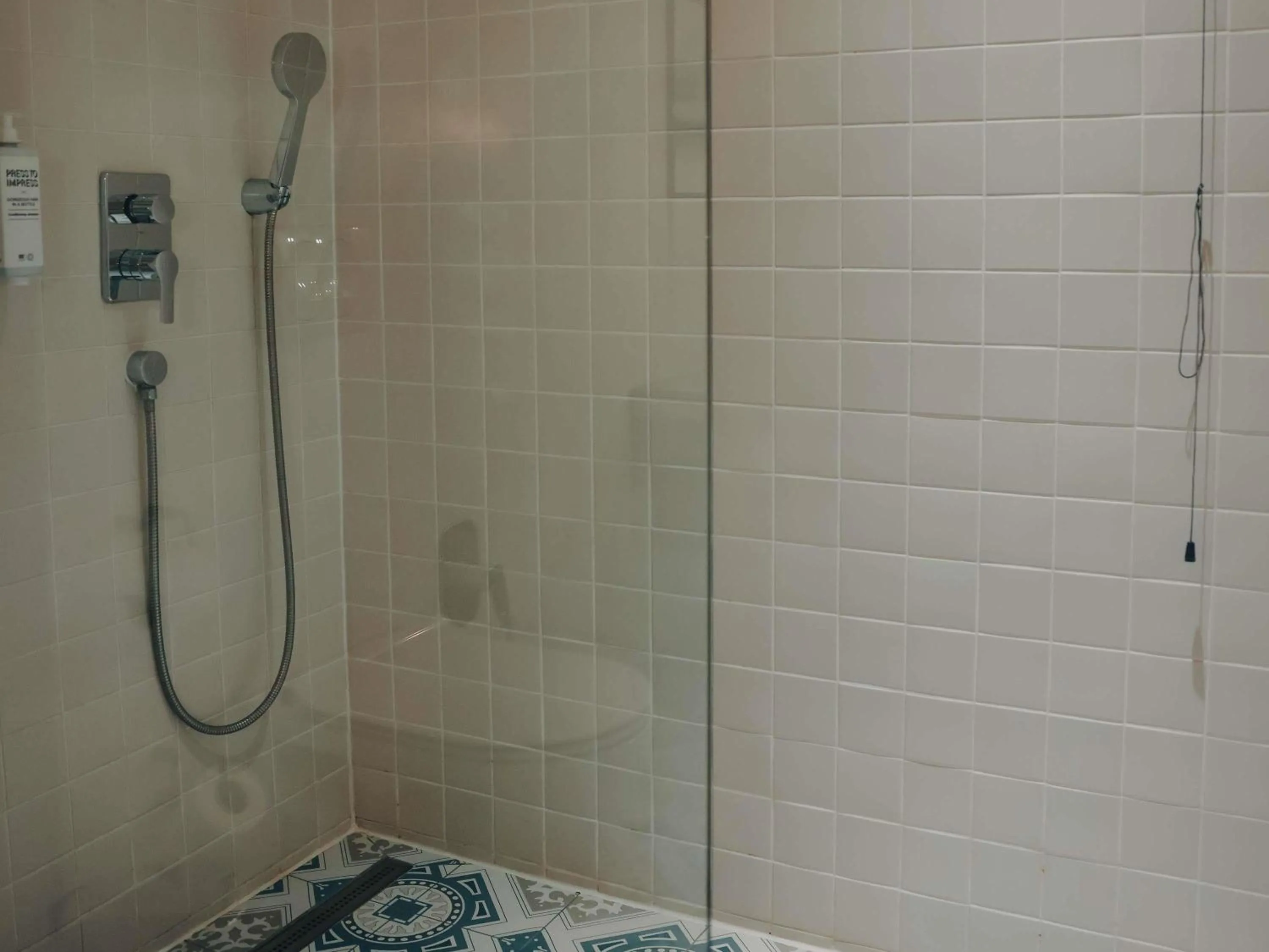 Bedroom in ibis Styles Sarajevo