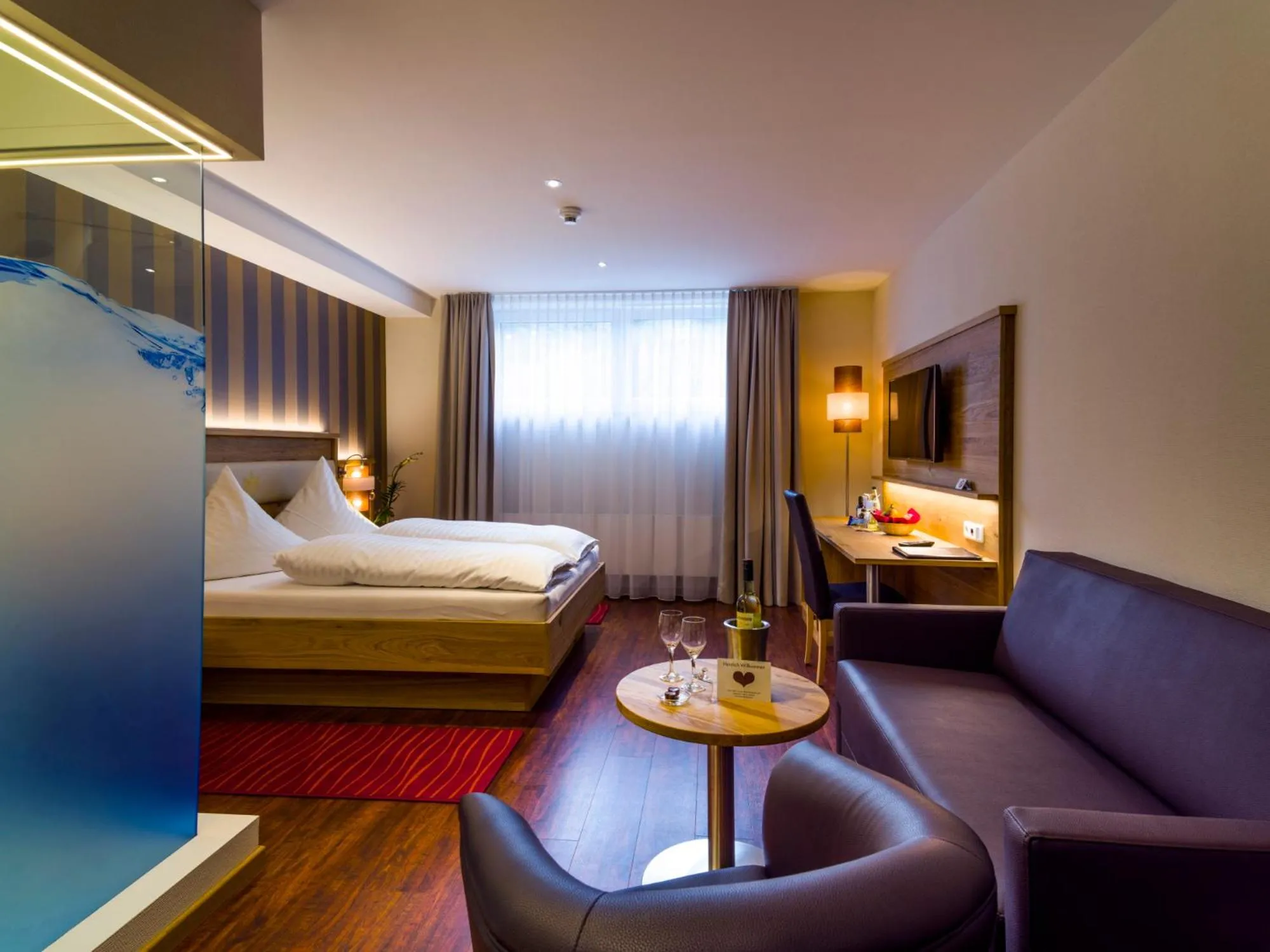 Photo of the whole room, Bed in Hotel Asemann Planegg