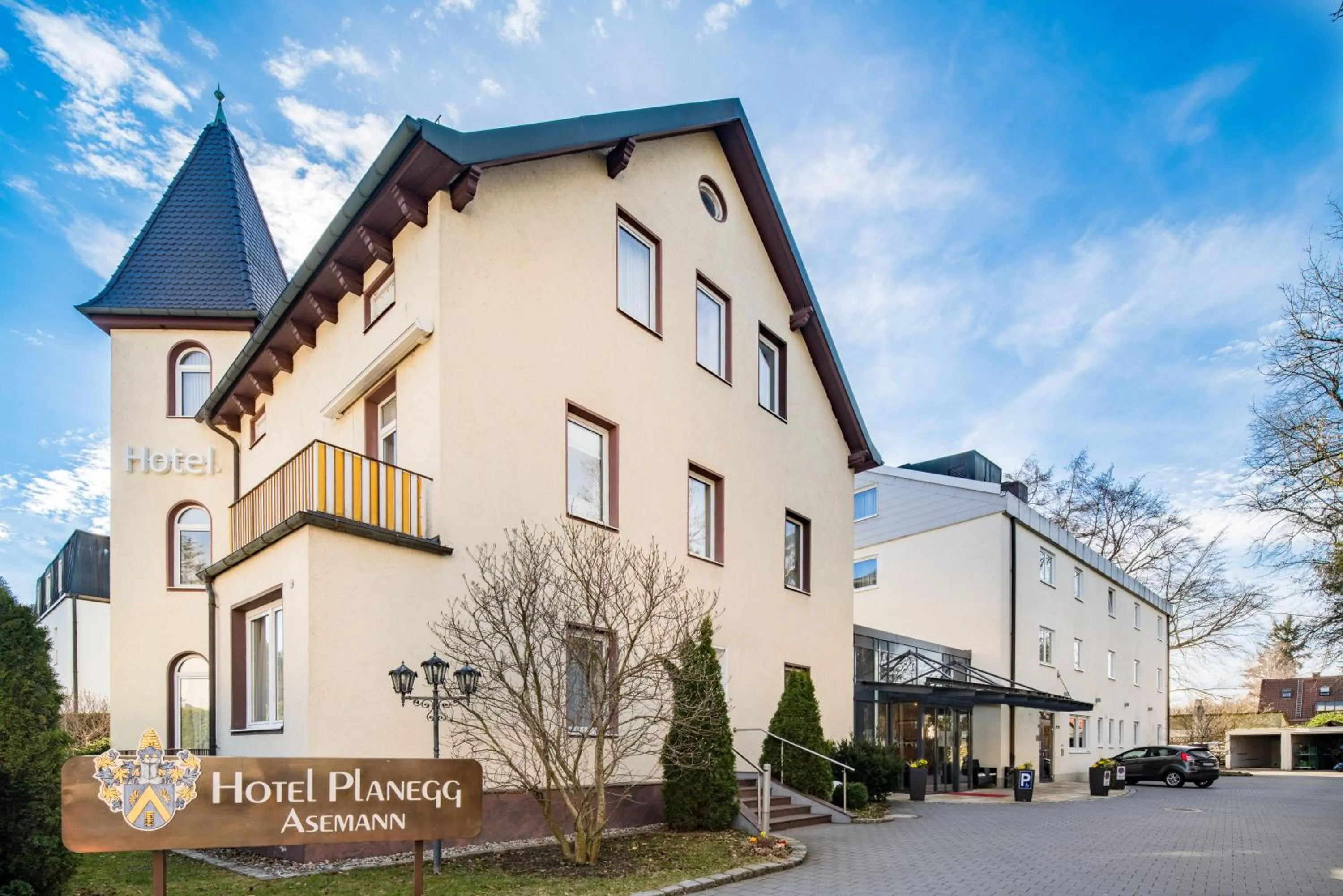 Facade/entrance in Hotel Asemann Planegg