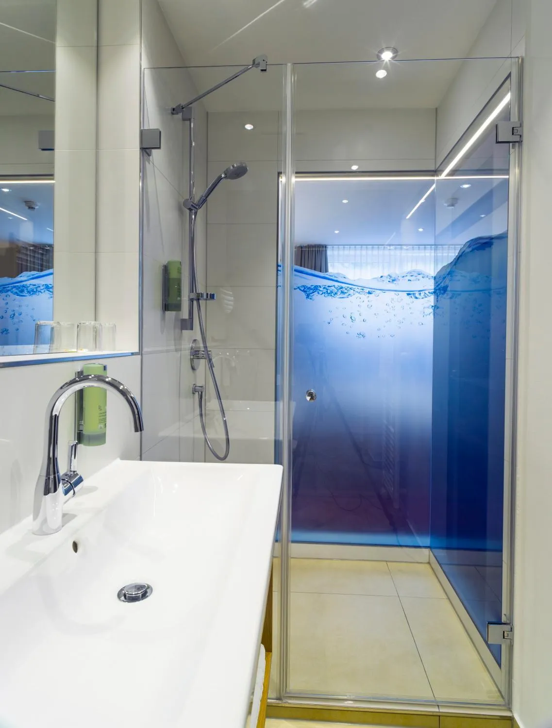 Shower in Hotel Asemann Planegg