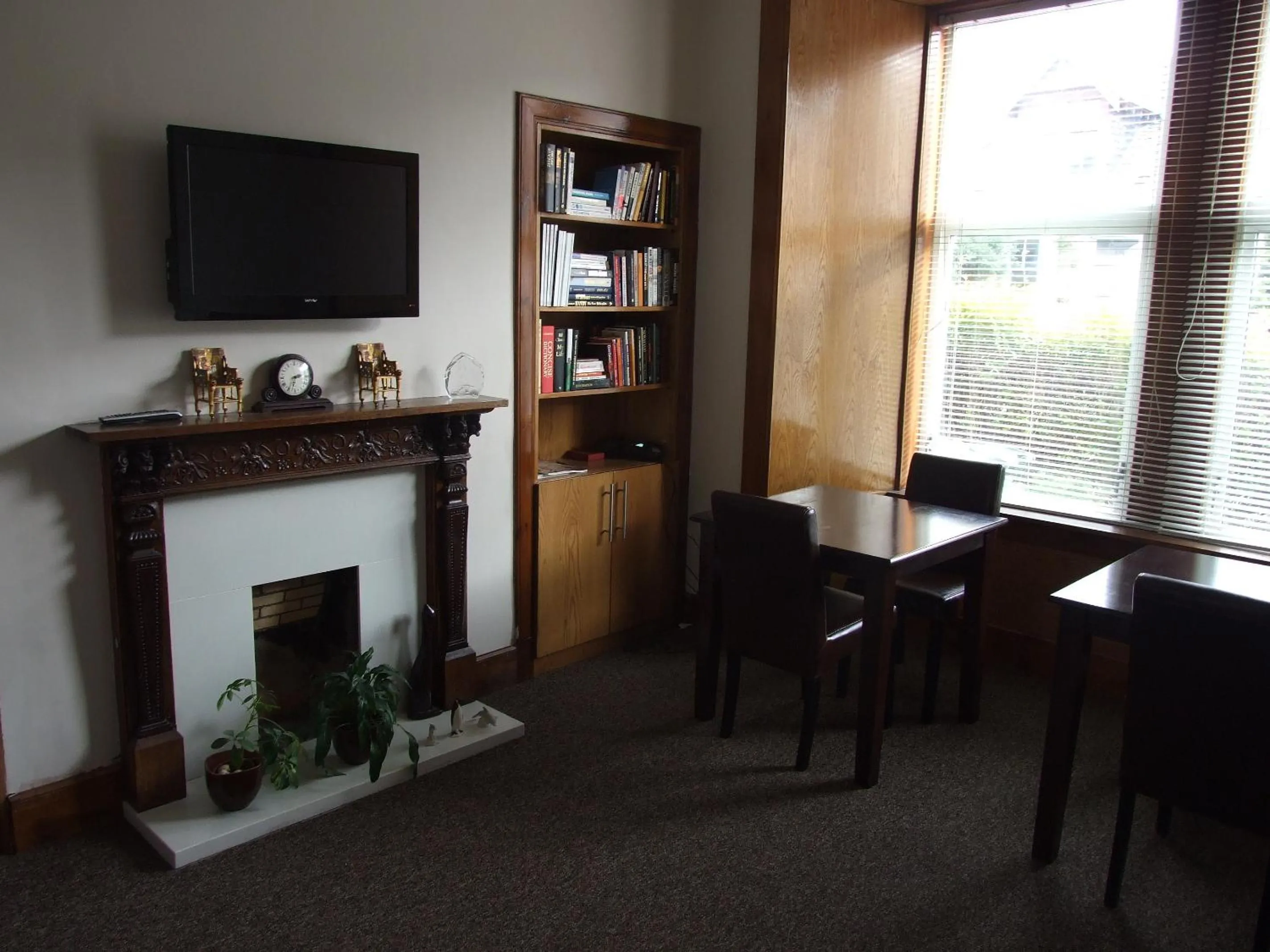 Living room in Cambridge House