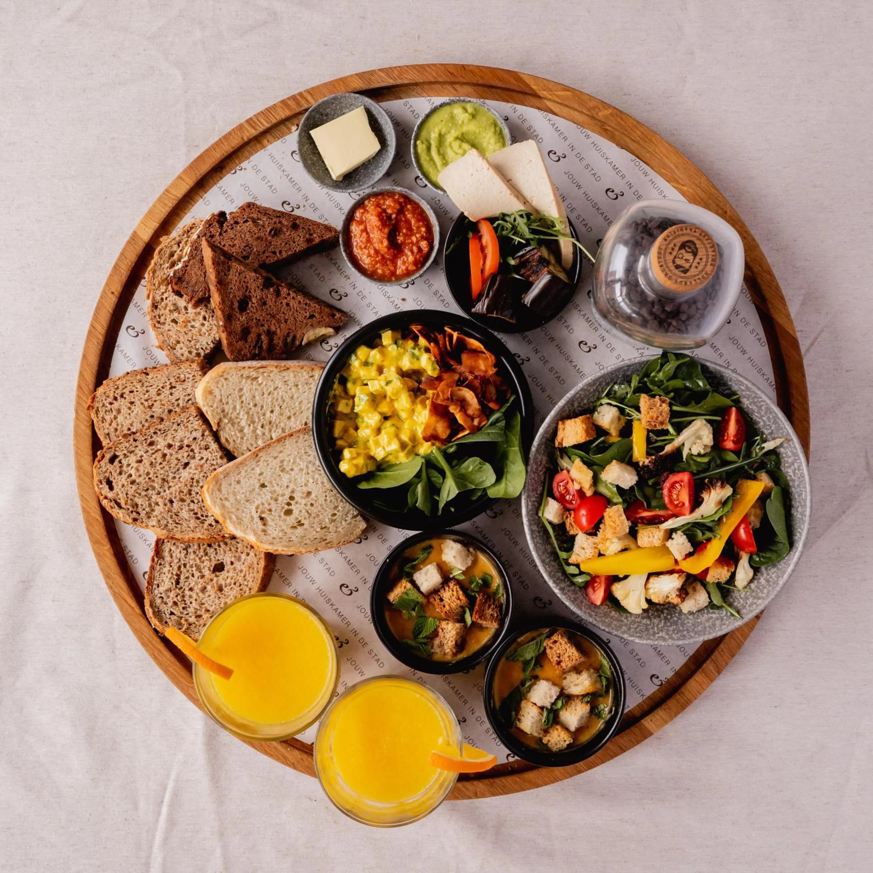 Restaurant/places to eat in Hotel Simple