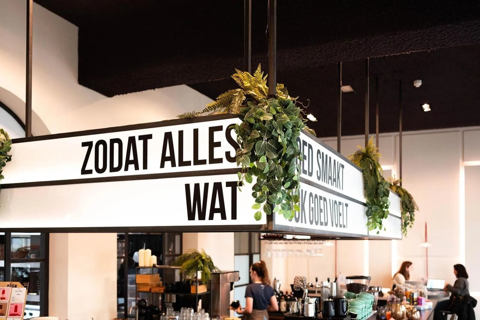 Restaurant/places to eat in Anne&Max Boutique Hotel