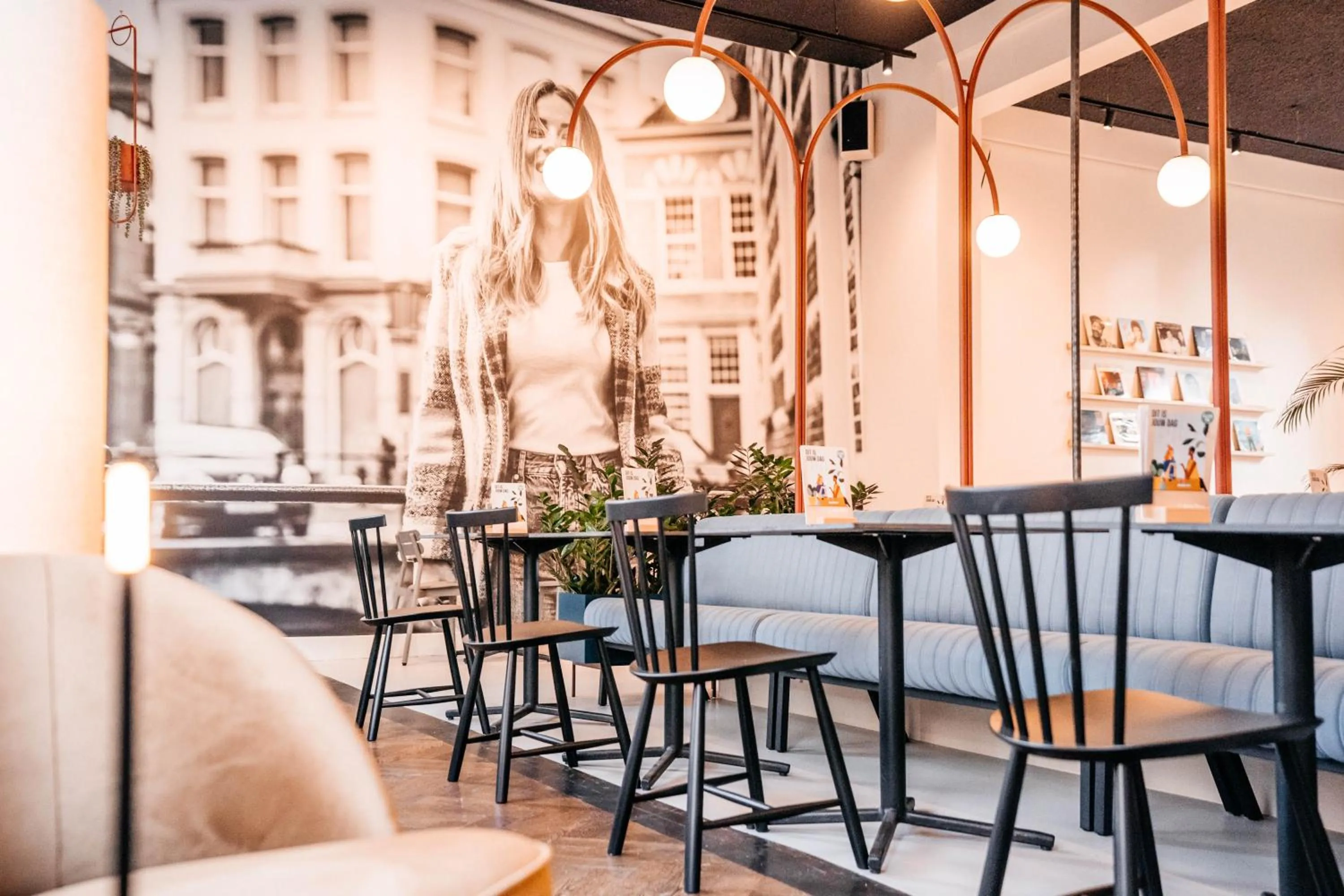 Restaurant/places to eat in Hotel Simple