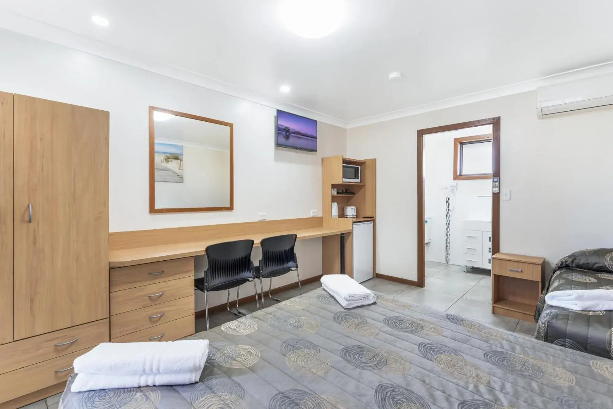 Twin Room - single occupancy in Palm Valley Motel Twin Room - single occupancy in Palm Valley Motel