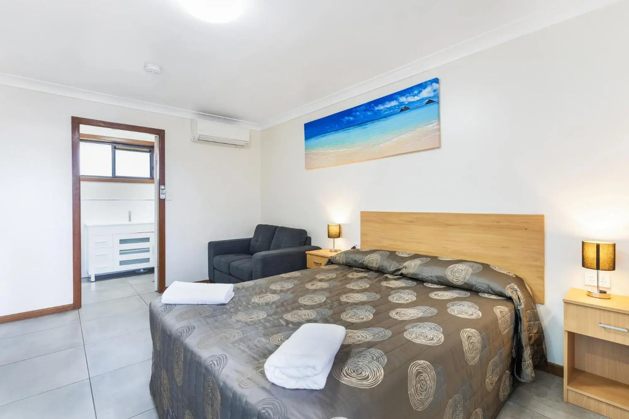 Deluxe Double Room in Palm Valley Motel Deluxe Double Room in Palm Valley Motel