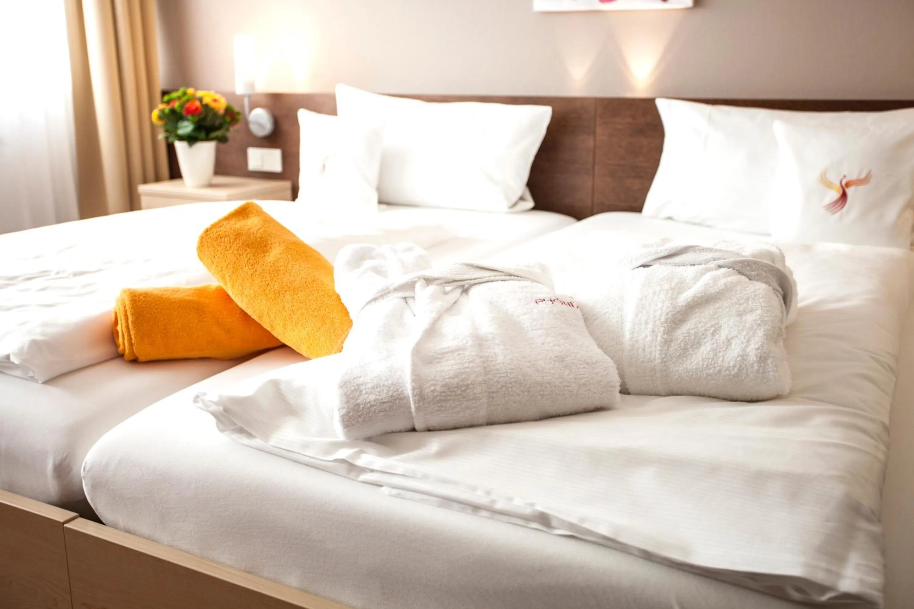 Photo of the whole room, Bed in Phönix Hotel