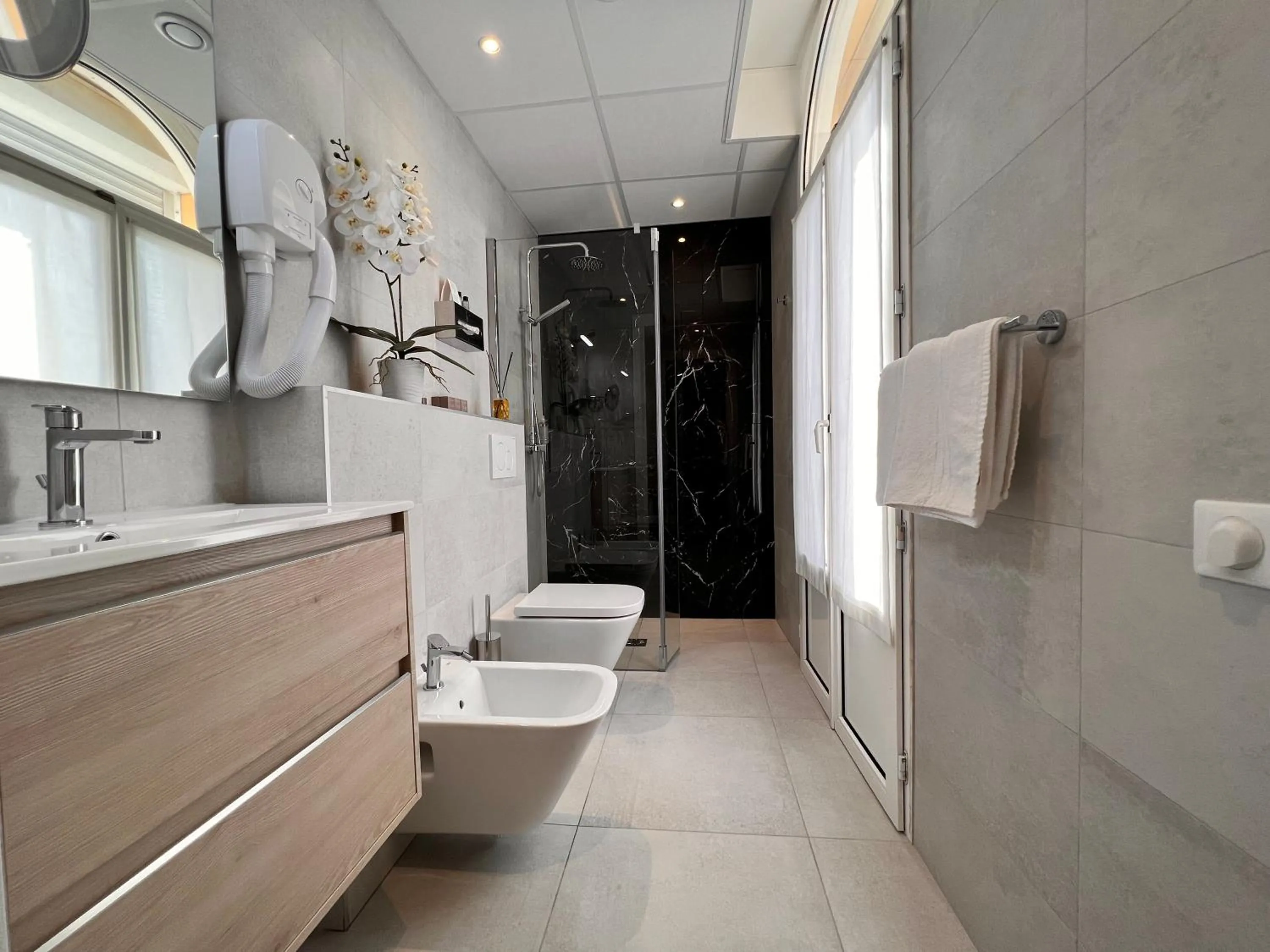 Bathroom in Hotel Olympia