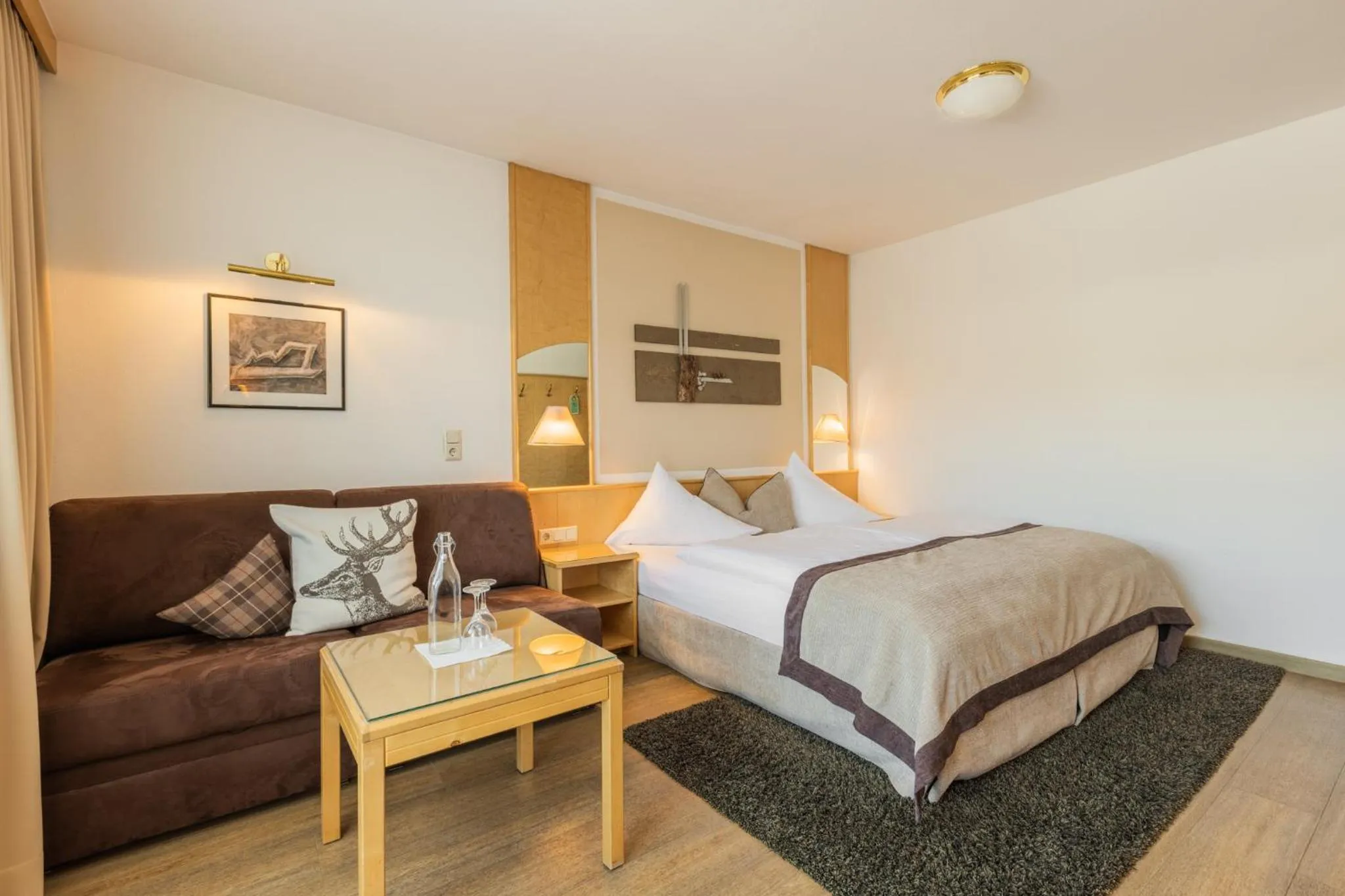 Photo of the whole room, Bed in Hotel Central