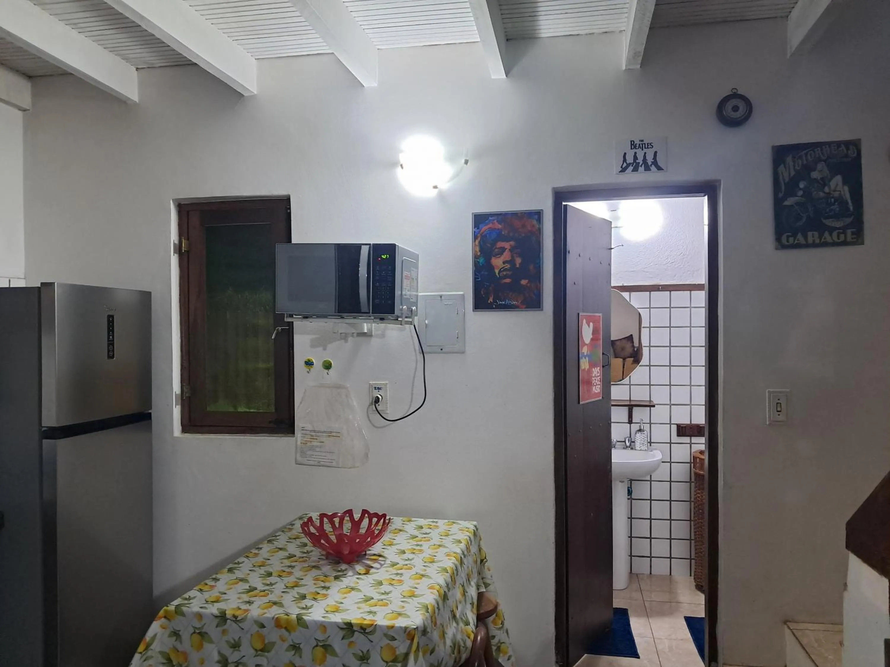 Chalé Praia Boiçucanga wi fi piscina Village Mirante Litoral Norte SP