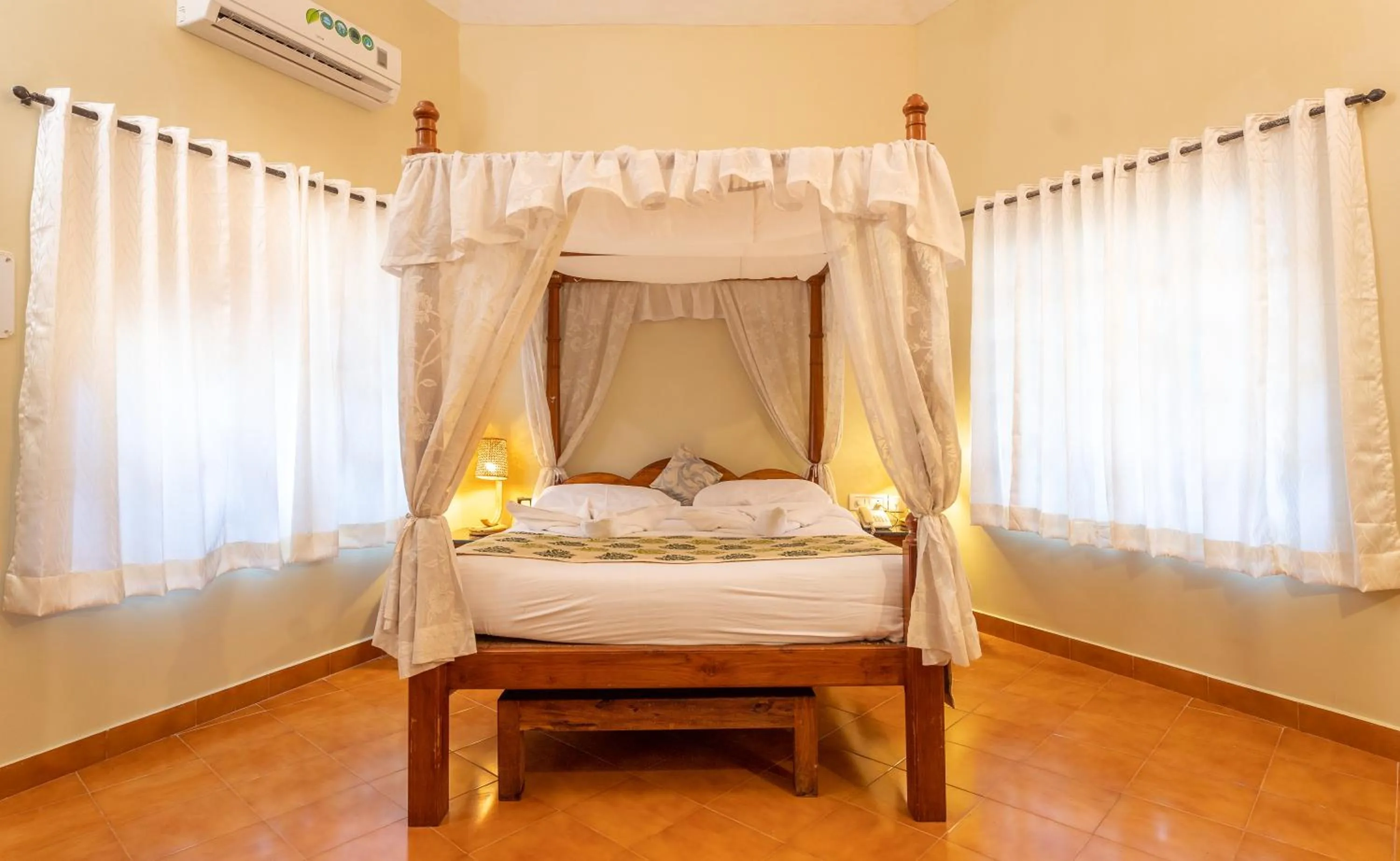 Bed in Leoney Resort Goa