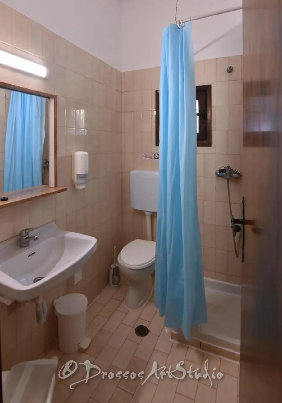 Bathroom in Lyda Hotel