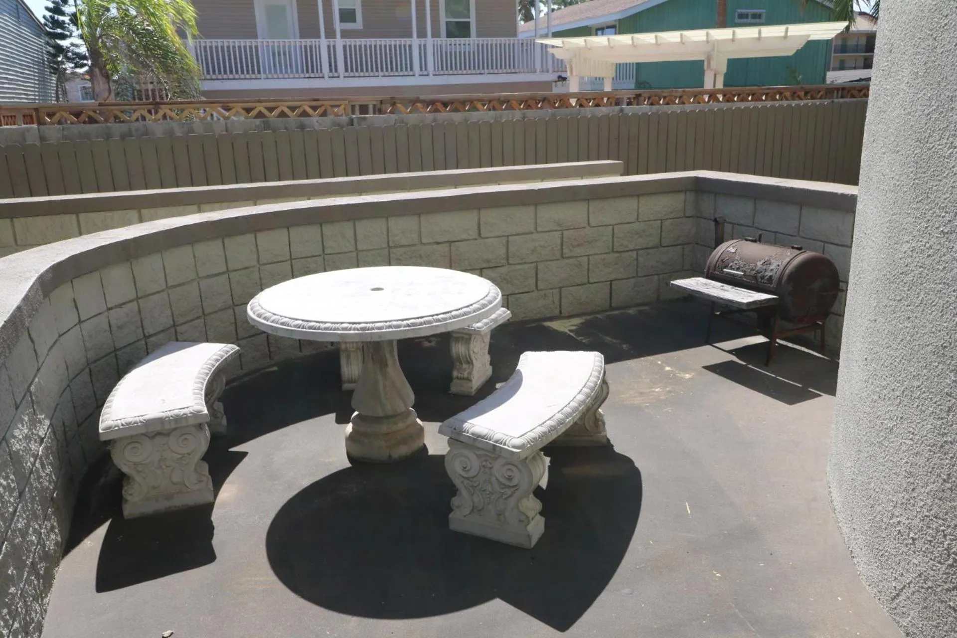 BBQ facilities in The Dunes Condominiums by Cheap Getaway