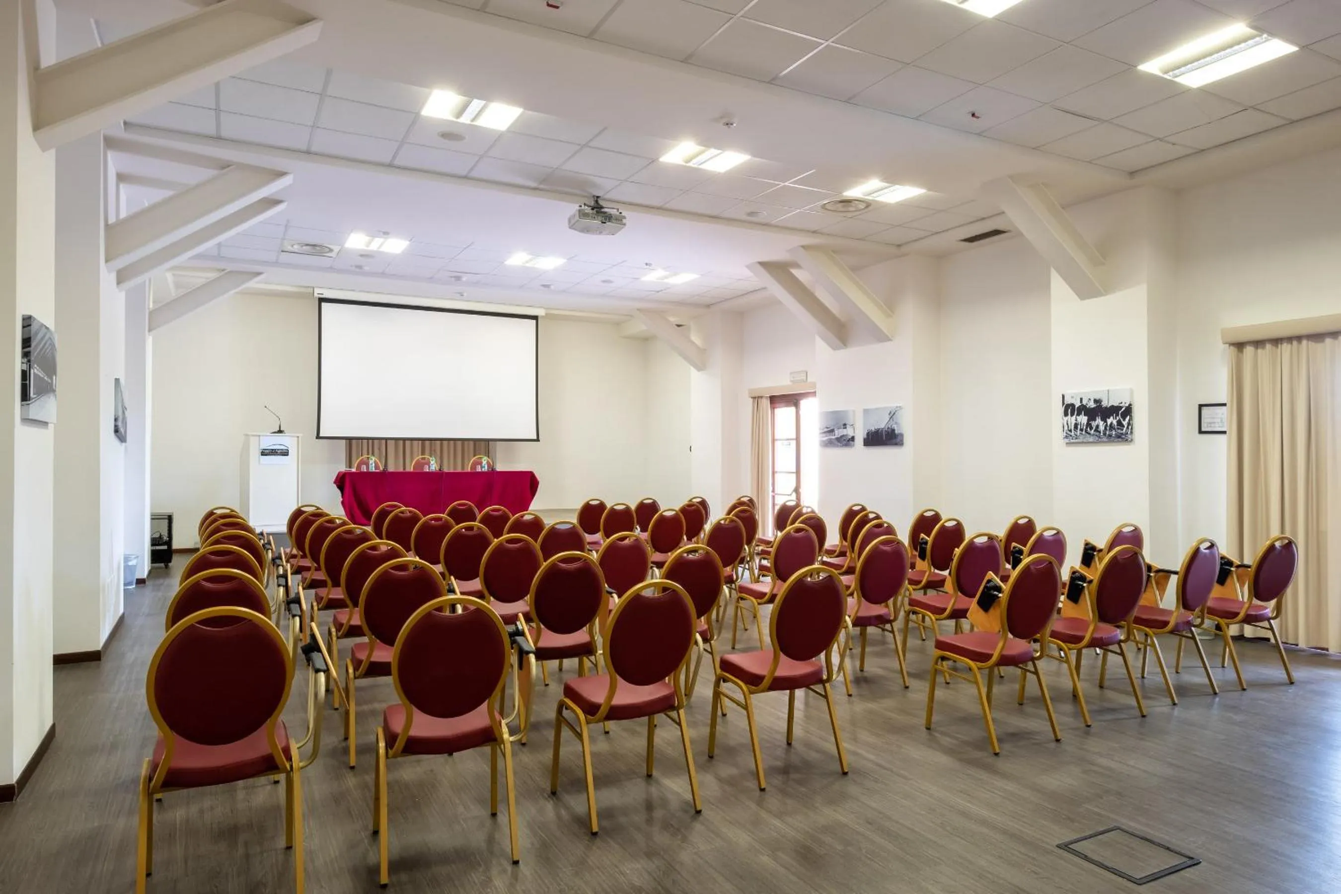 Business facilities in Poggio all'Agnello Sport & Family Holidays