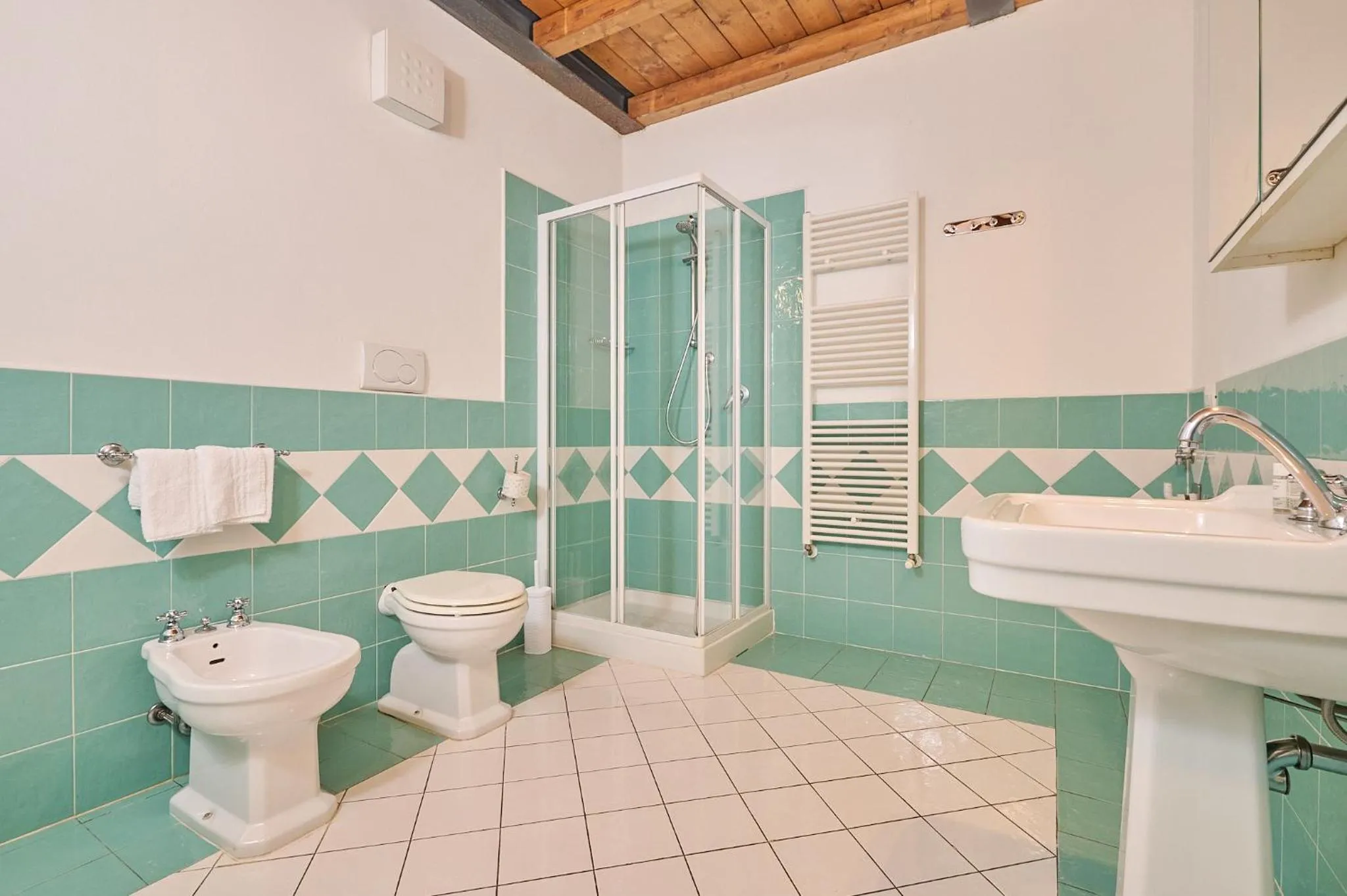 Shower in Poggio all'Agnello Sport & Family Holidays