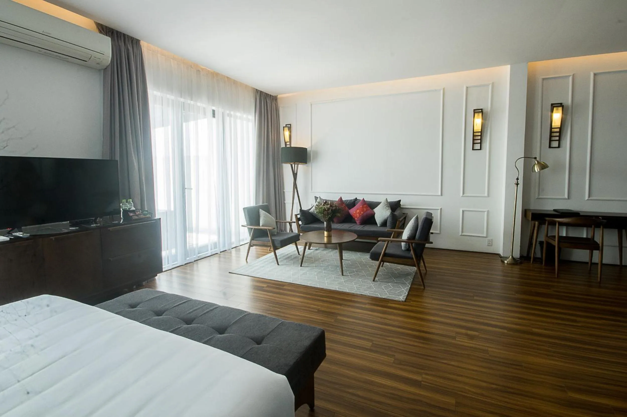 Bed in Danang Boutique Hotel