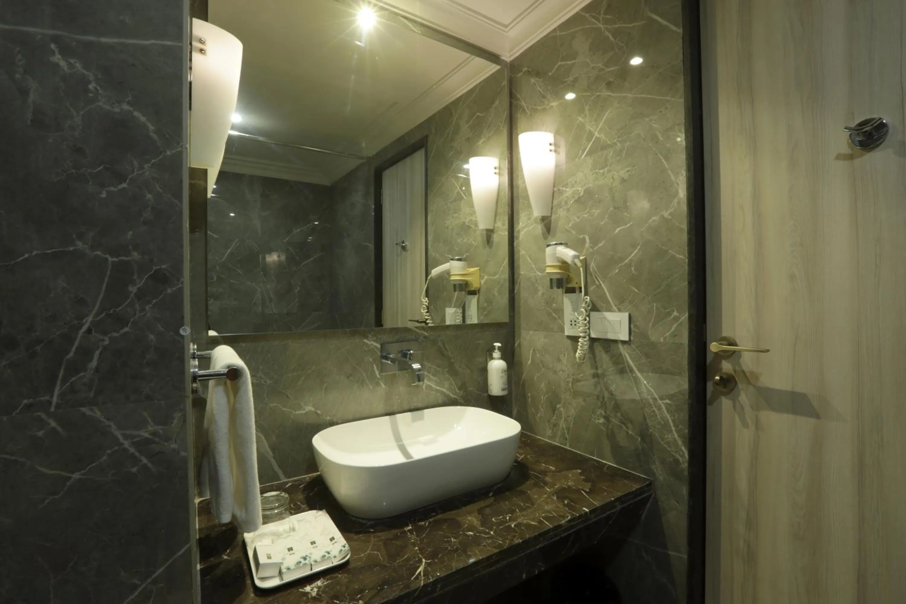 Bathroom in Resort De Coracao - Calangute , Goa