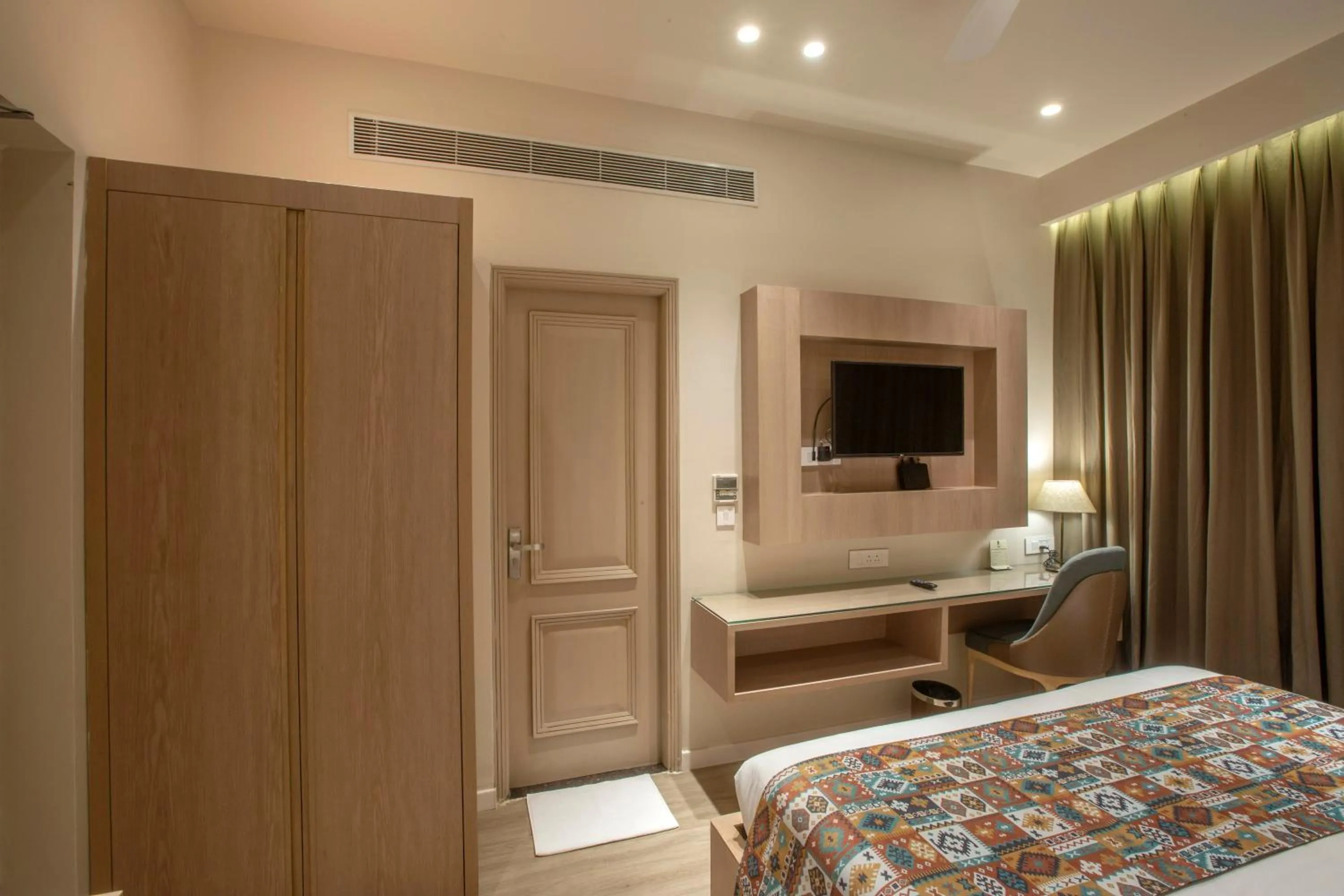 TV and multimedia, Bed in Resort De Coracao - Calangute , Goa