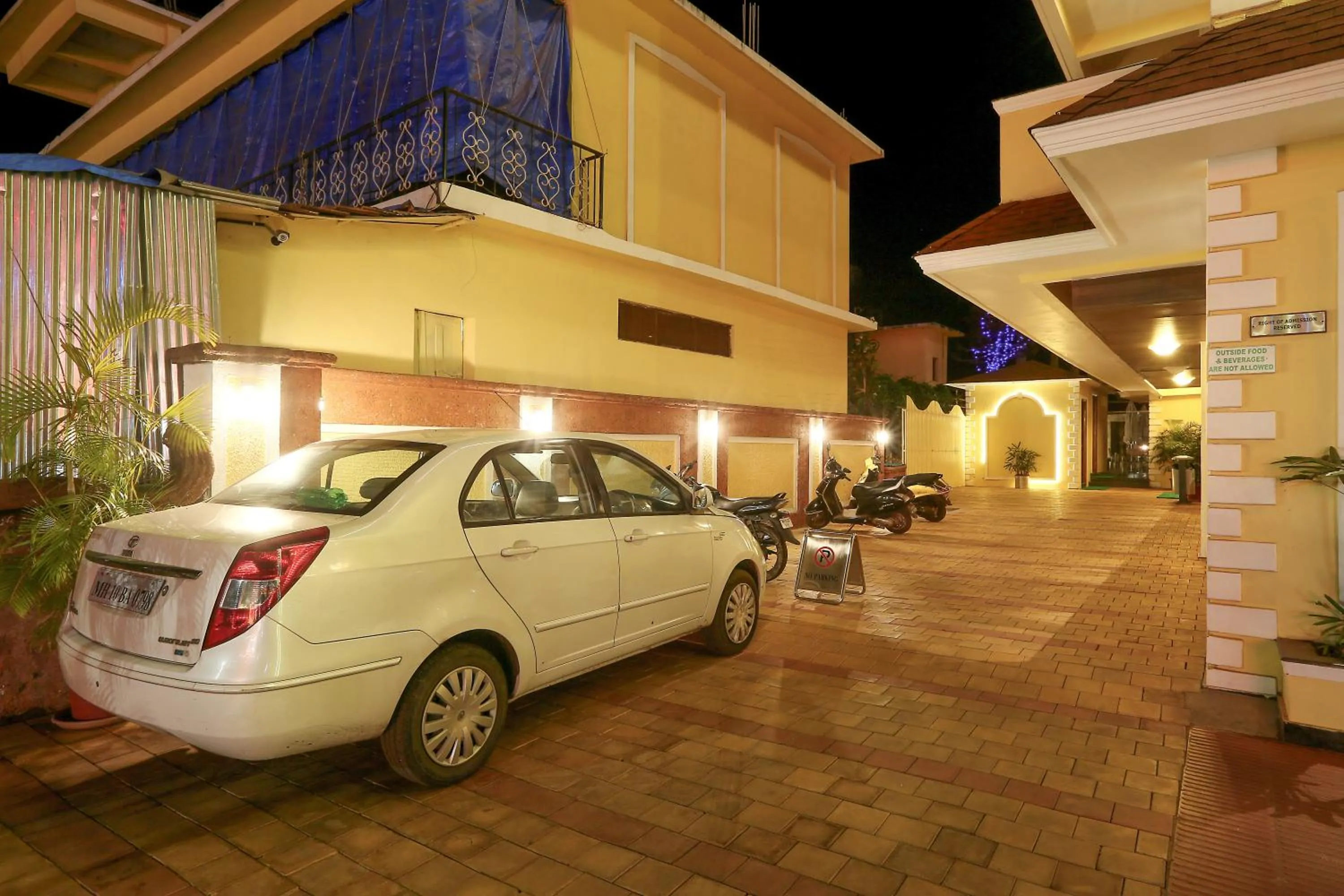 Parking in Resort De Coracao - Calangute , Goa