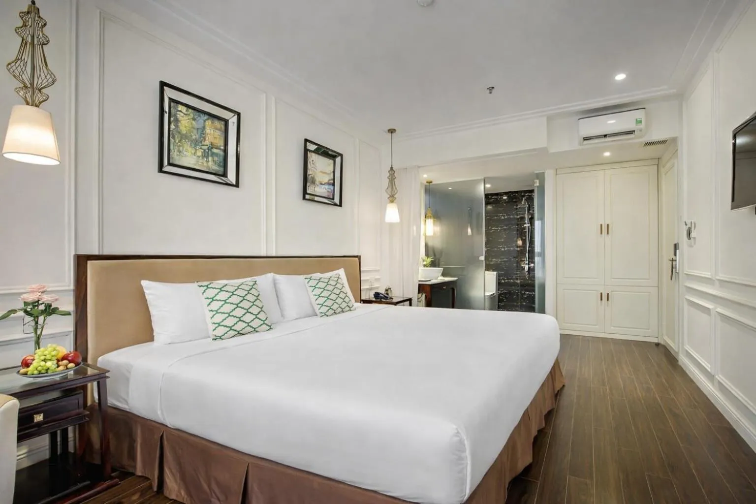 Bedroom, Bed in The Herriott Hotel & Suite