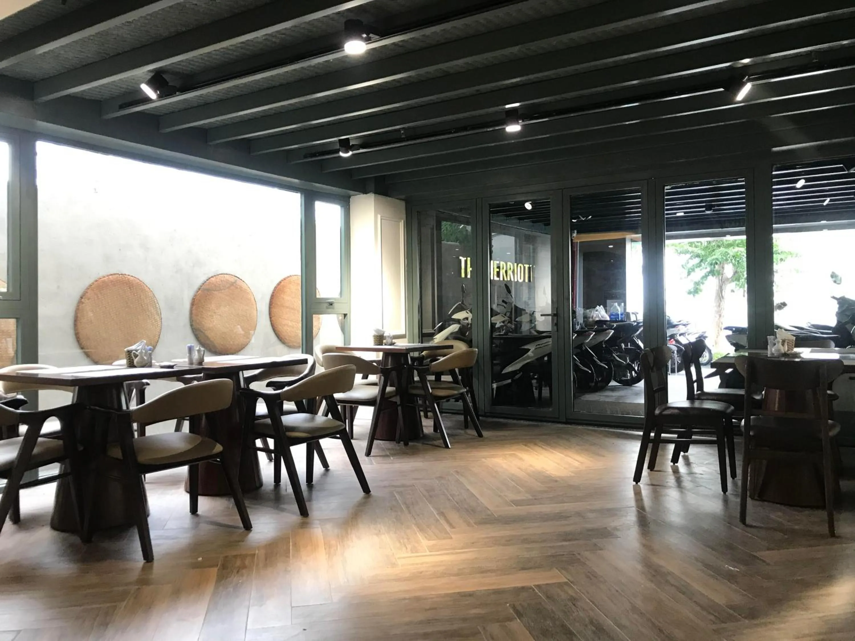 Restaurant/places to eat in The Herriott Hotel & Suite