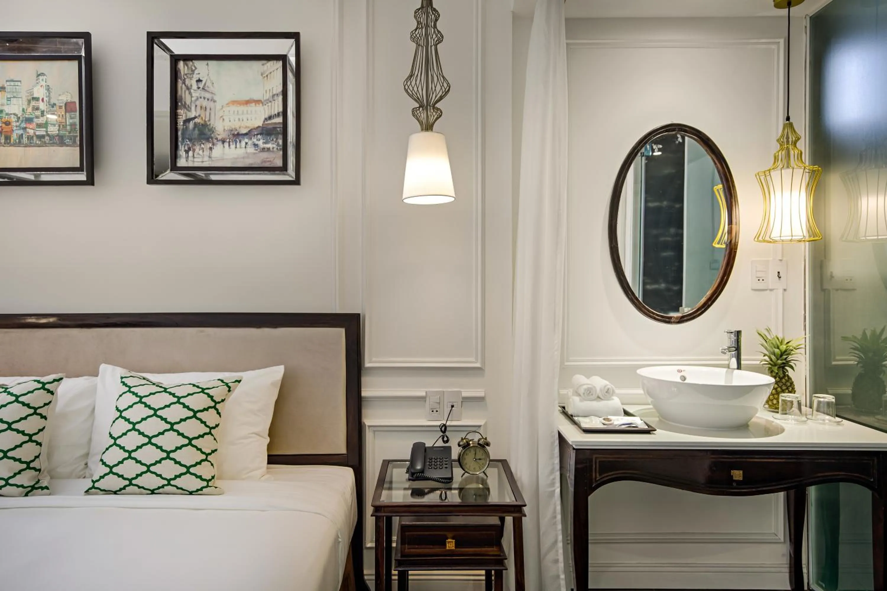 Bedroom, Bed in The Herriott Hotel & Suite