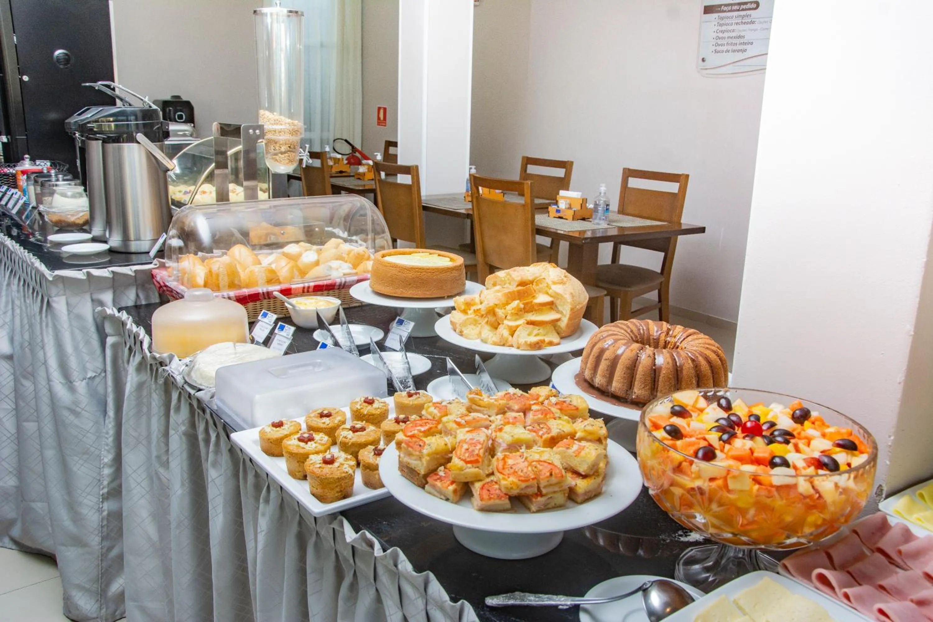 Food in Citi Executivo Hotel