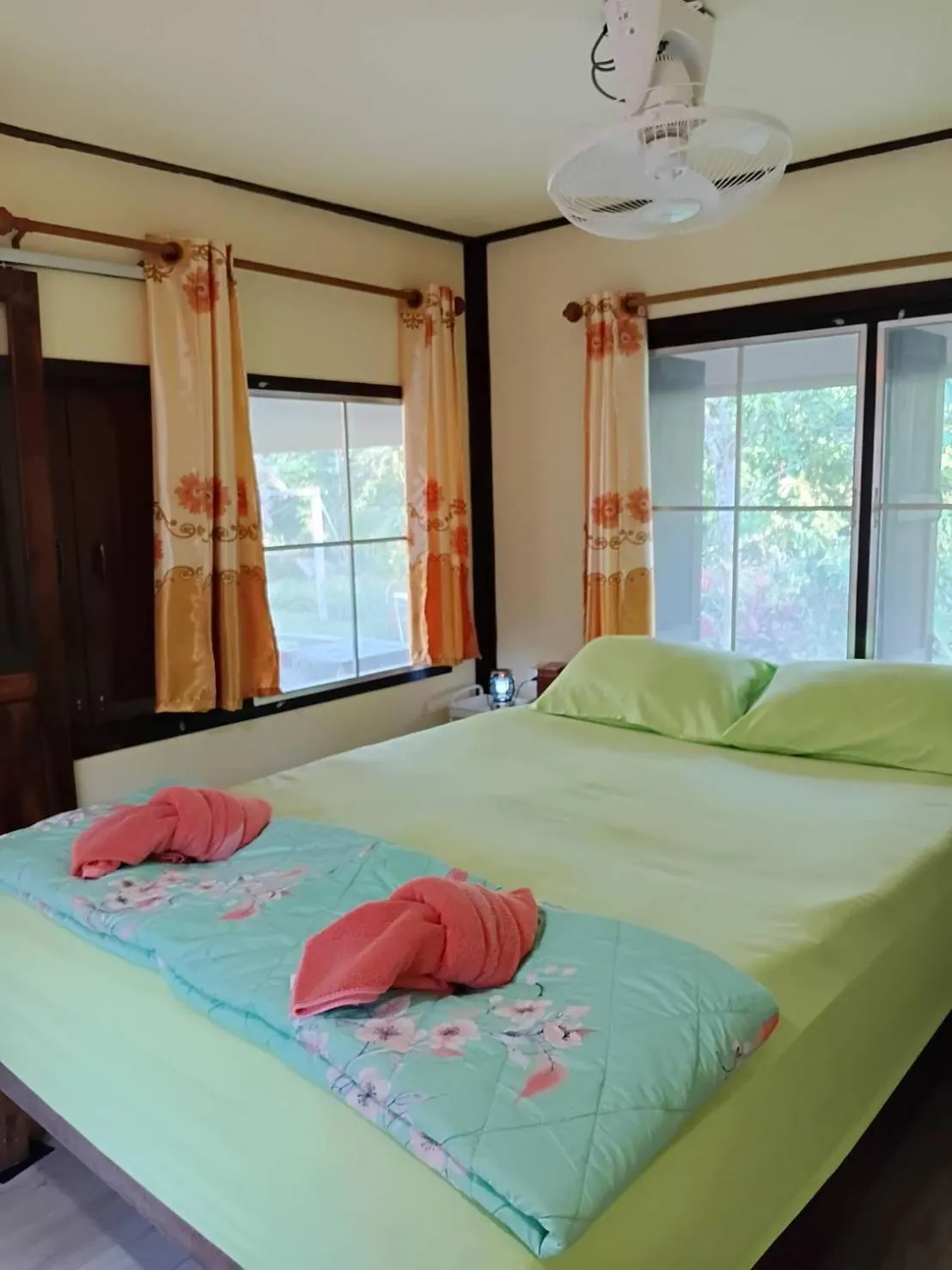 Bed in Koh Kood Little Hut