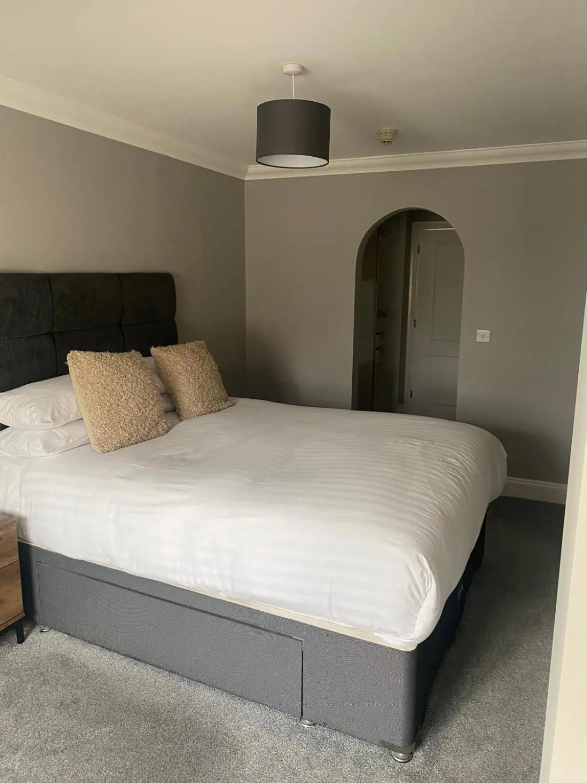 Bedroom, Bed in Autumn House