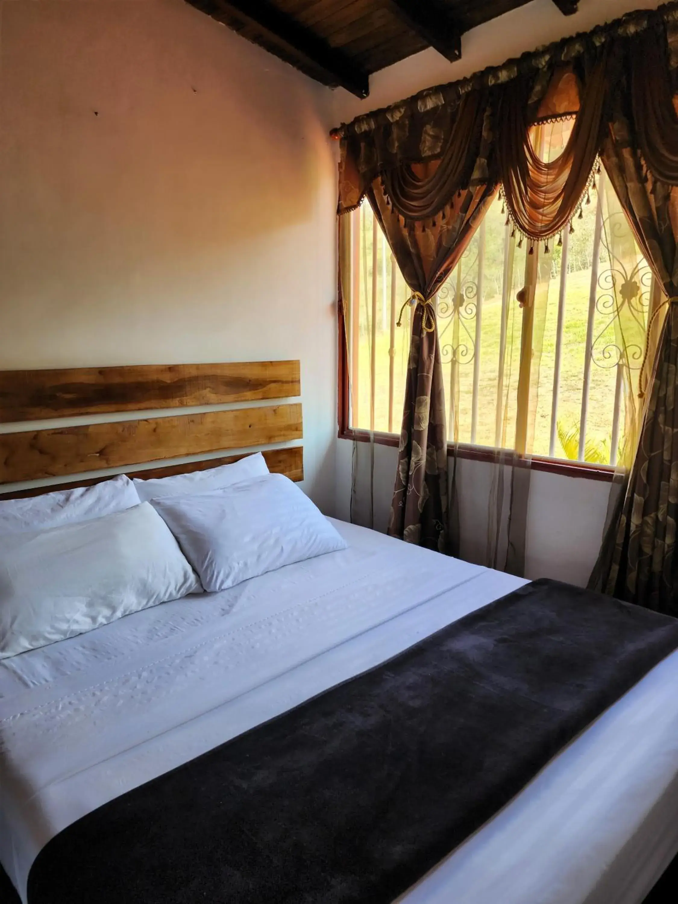 Quadruple Room in Hotel Campestre Palmas del Zamorano Quadruple Room in Hotel Campestre Palmas del Zamorano