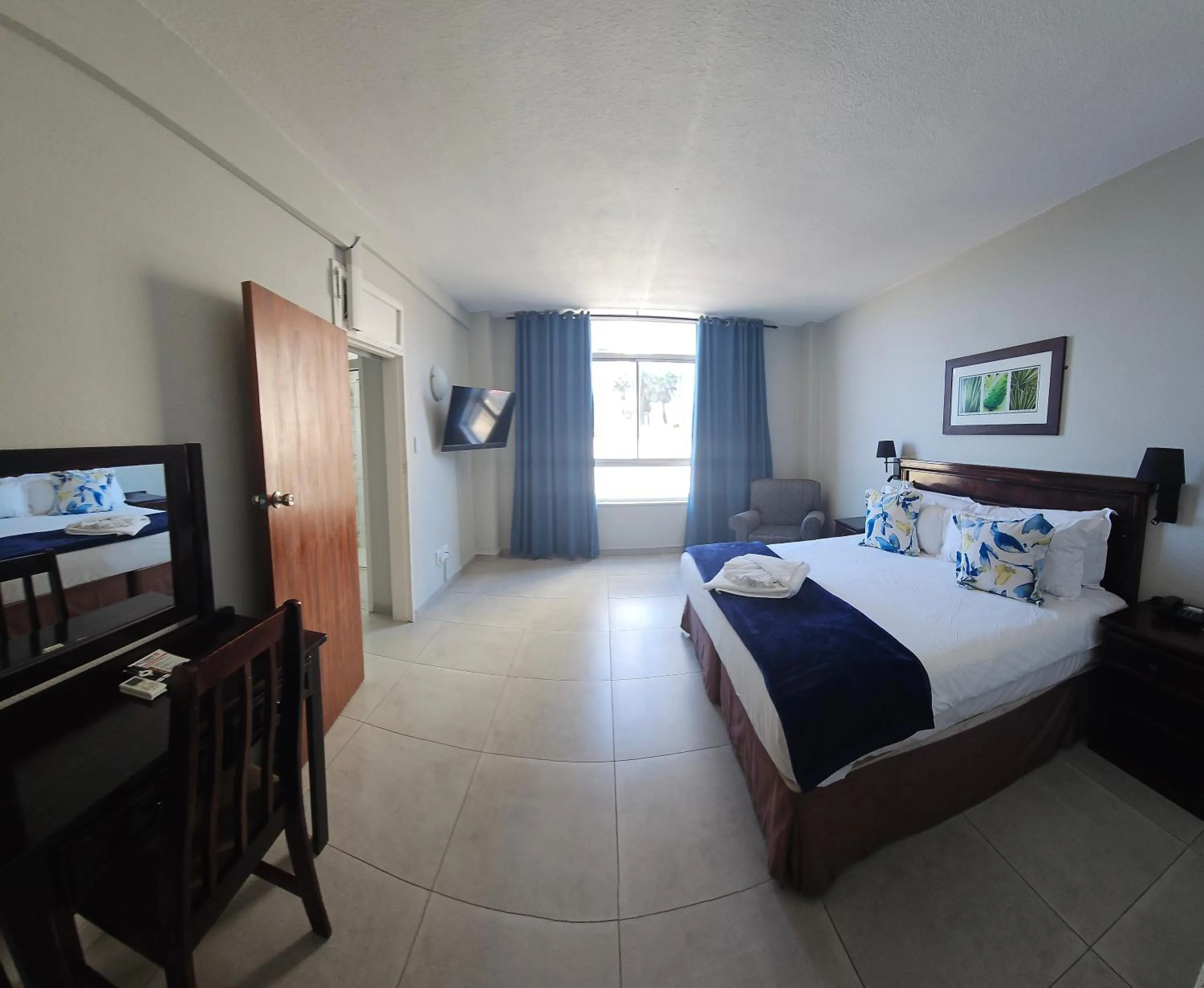 TV and multimedia, Bed in Gooderson Tropicana Hotel